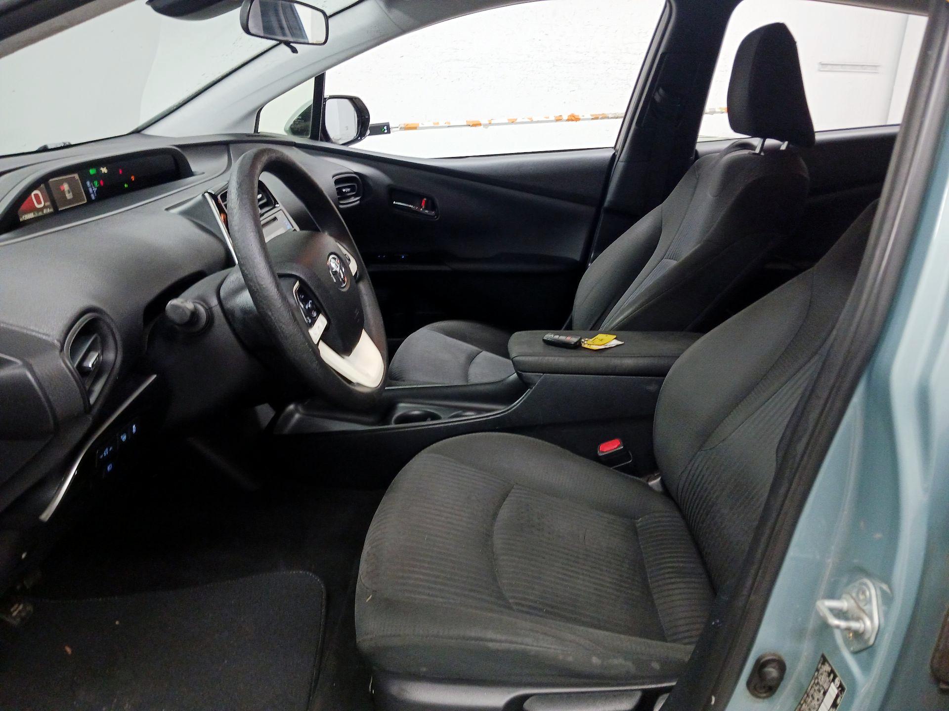 Thumbnail: 2017 Toyota Prius - 11