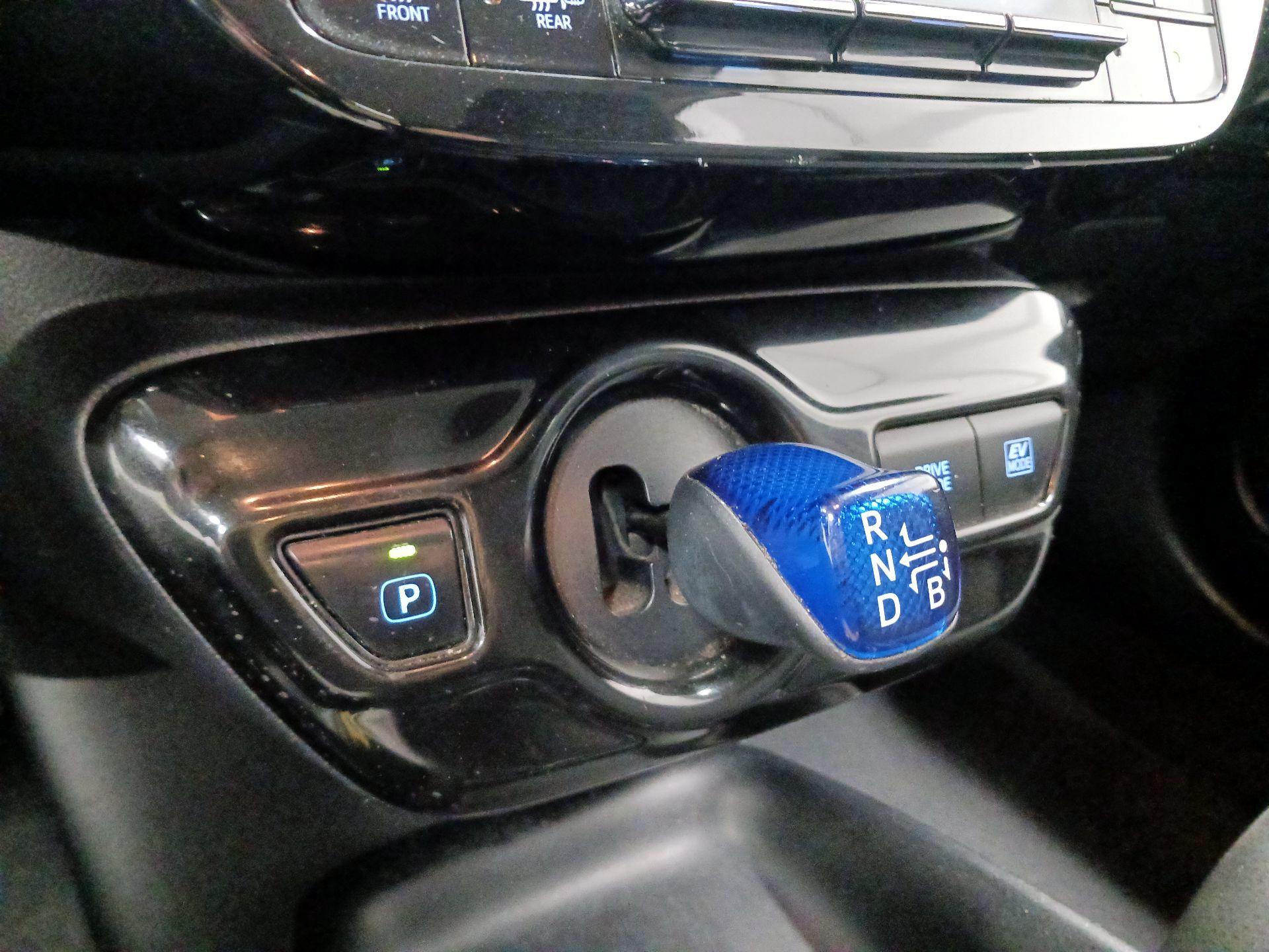 Thumbnail: 2017 Toyota Prius - 16