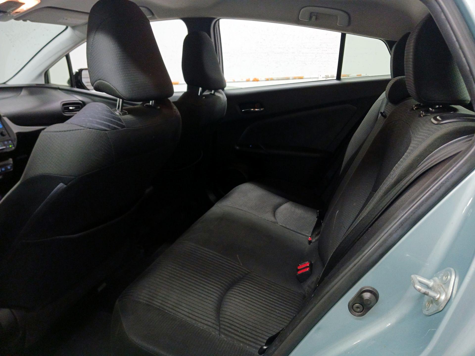 Thumbnail: 2017 Toyota Prius - 17