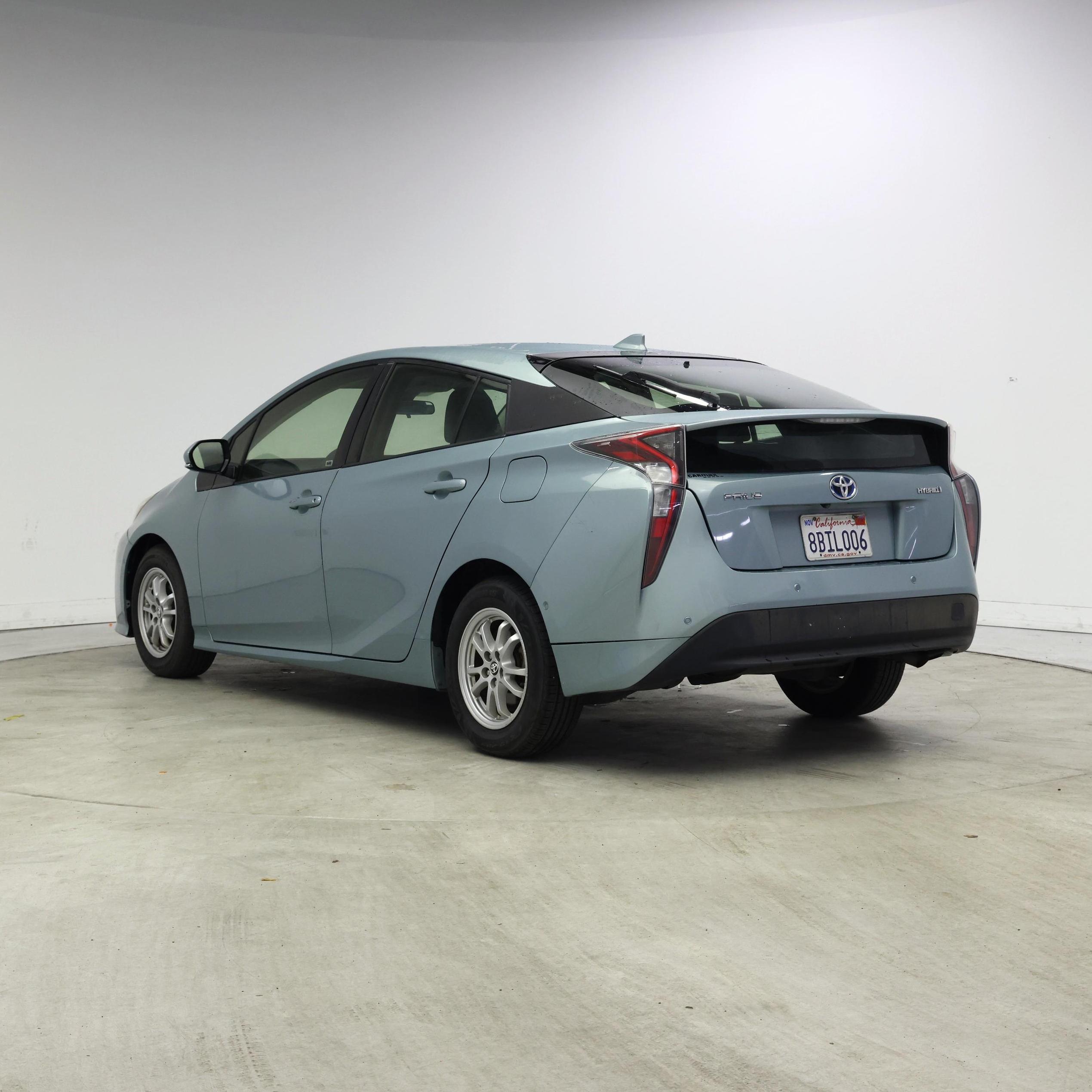 Thumbnail: 2017 Toyota Prius - 2