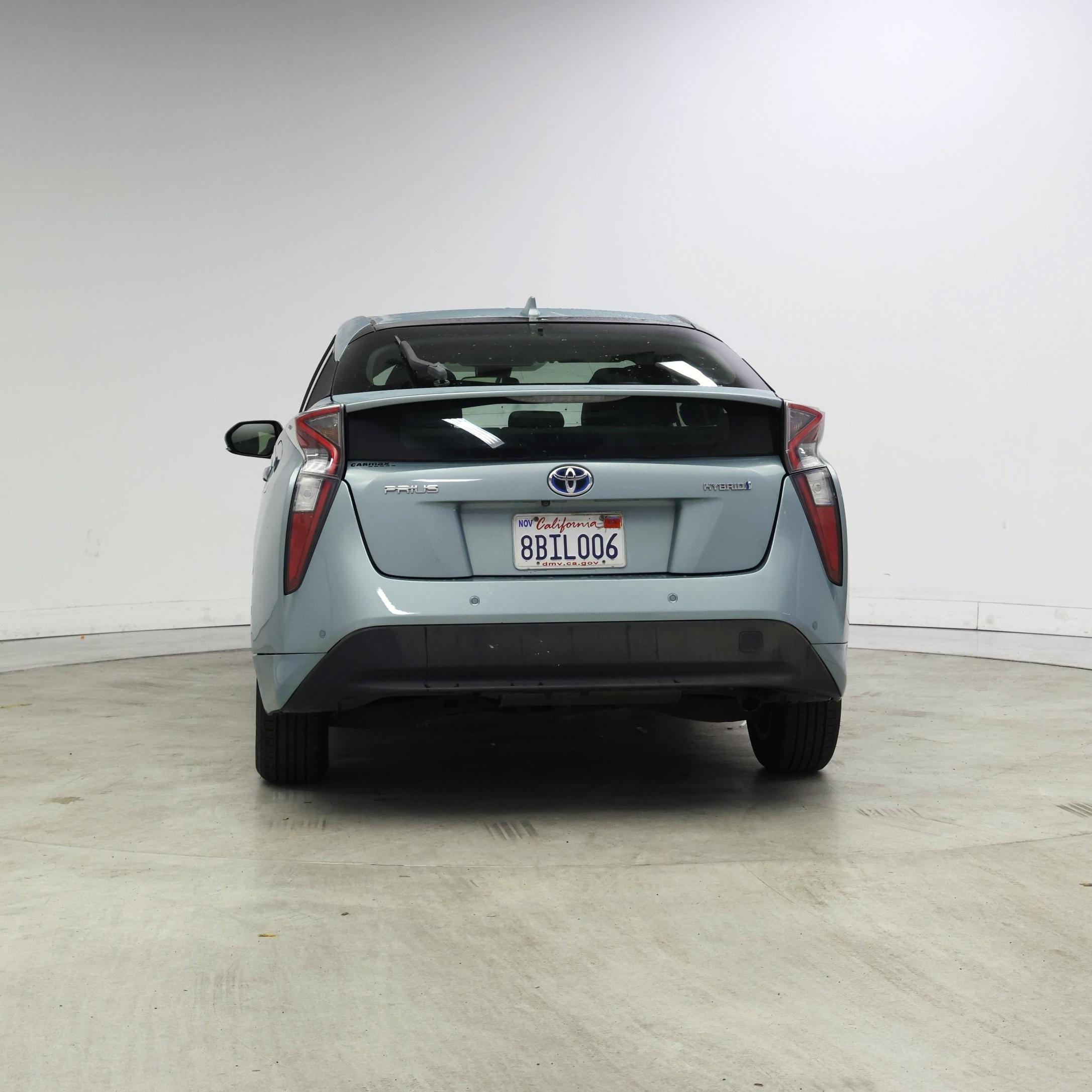 Thumbnail: 2017 Toyota Prius - 6