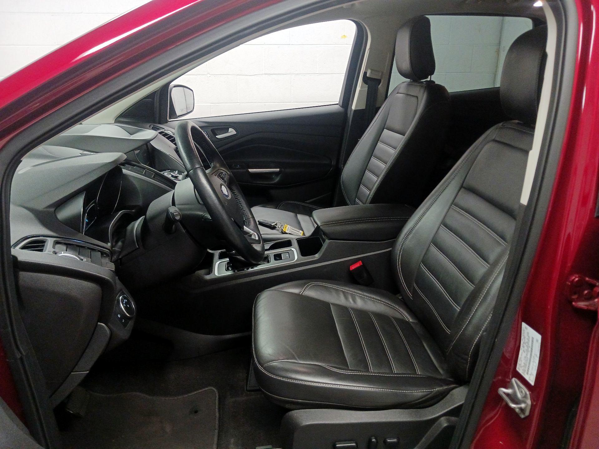 Thumbnail: 2019 Ford Escape - 9