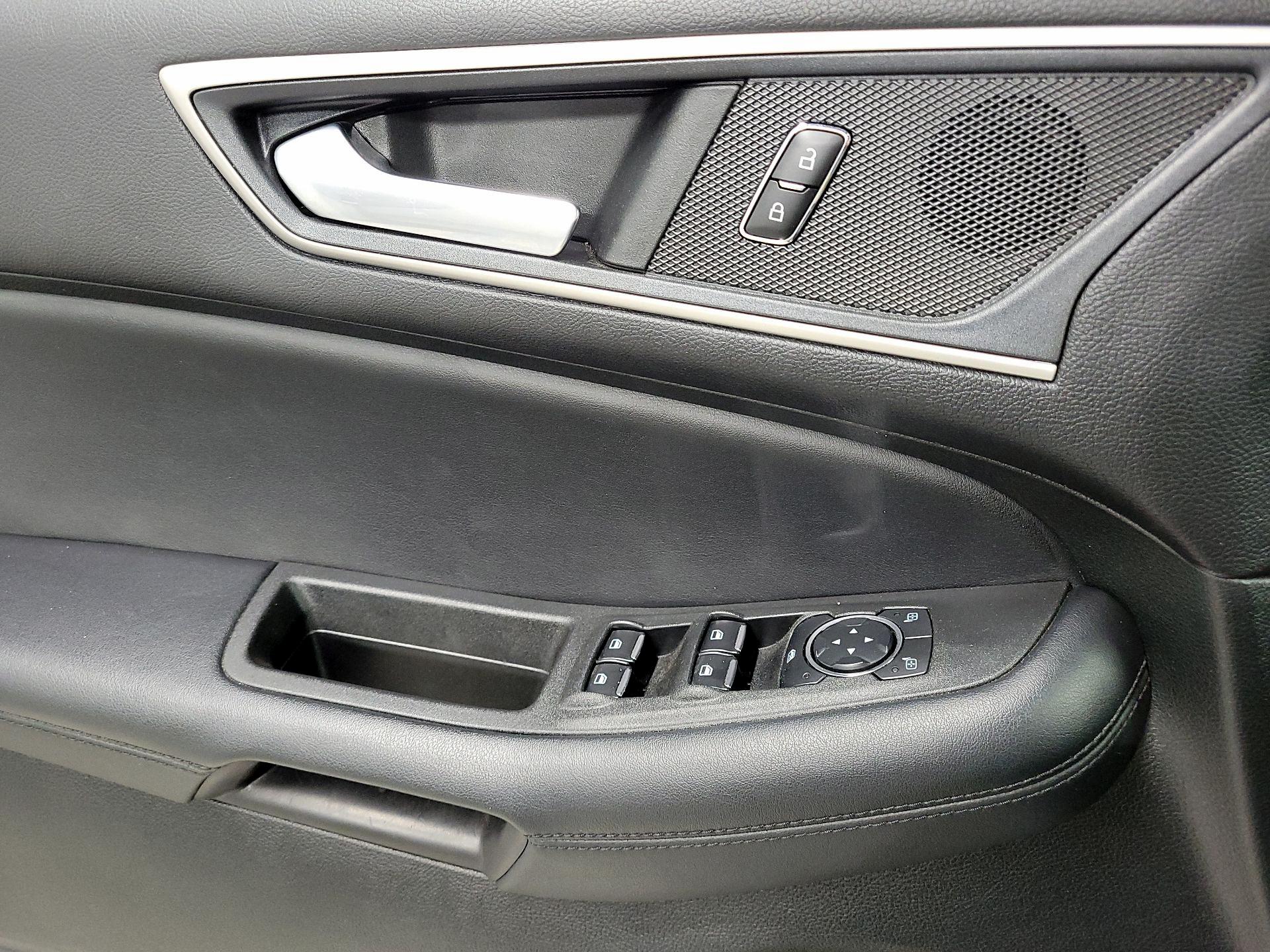 Thumbnail: 2023 Ford Edge - 10