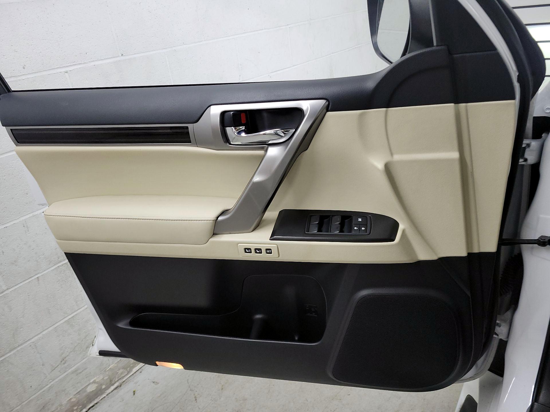 Thumbnail: 2022 Lexus GX - 10