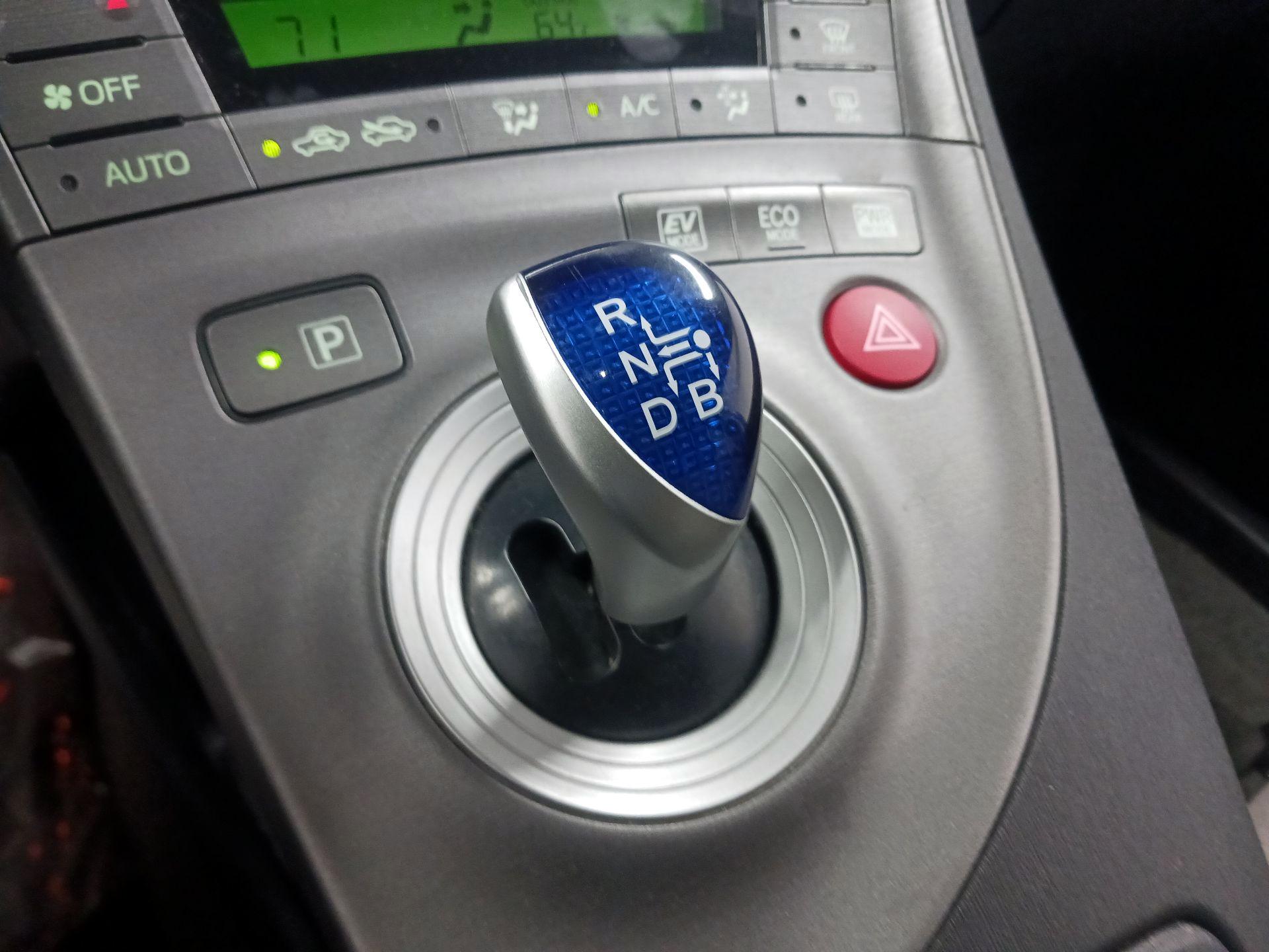 Thumbnail: 2015 Toyota Prius - 13