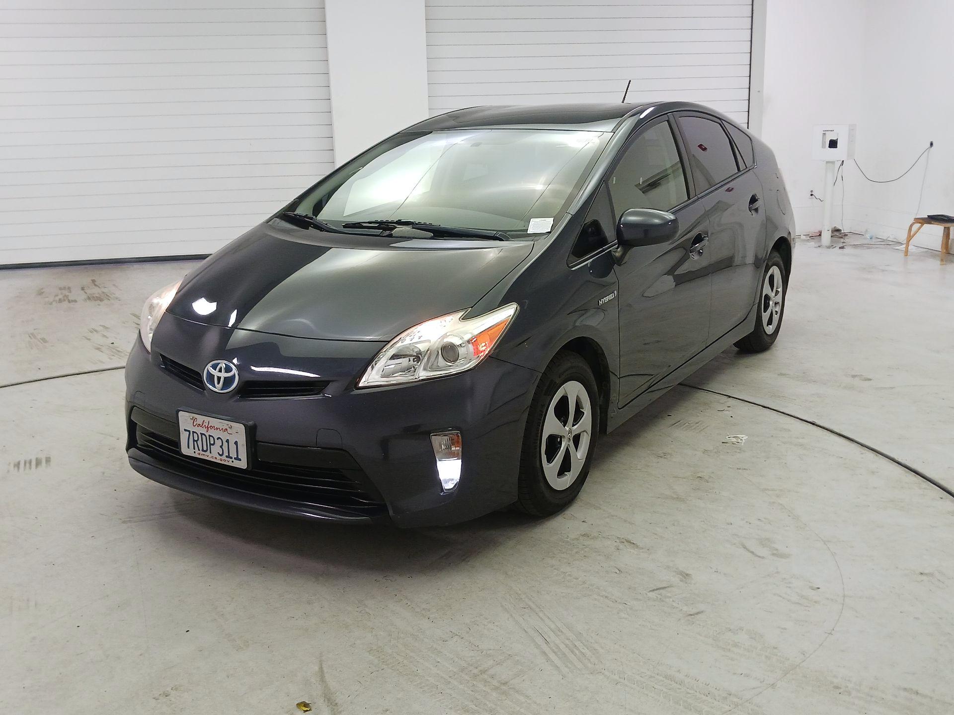 Thumbnail: 2015 Toyota Prius - 3