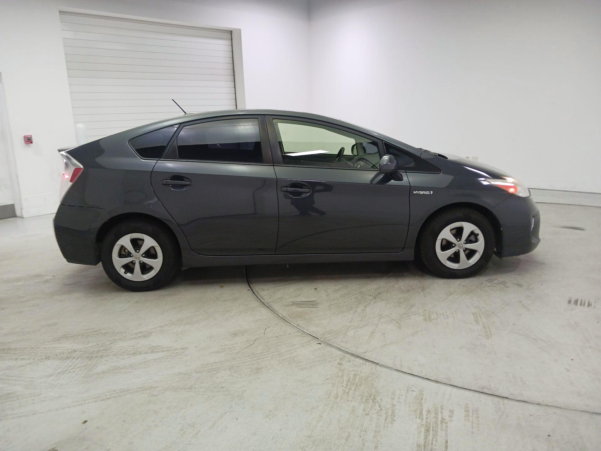 Thumbnail: 2015 Toyota Prius - 4