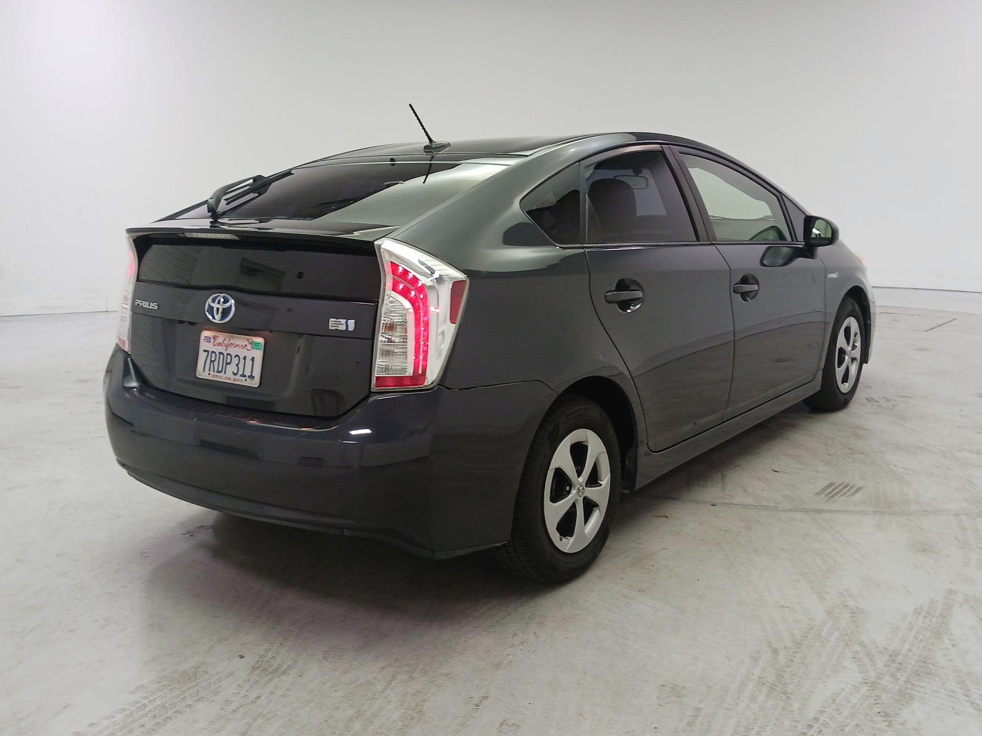 Thumbnail: 2015 Toyota Prius - 5