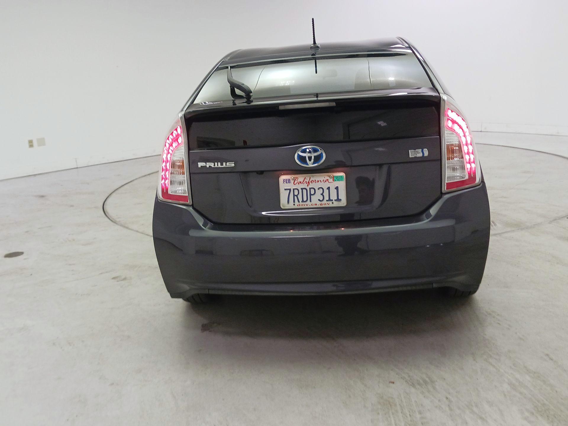 Thumbnail: 2015 Toyota Prius - 6