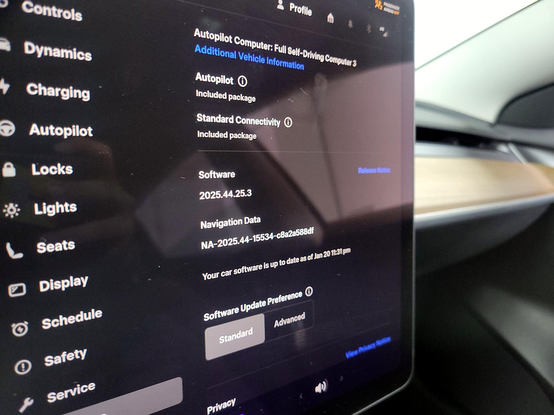 Thumbnail: 2023 Tesla Model 3 - 15