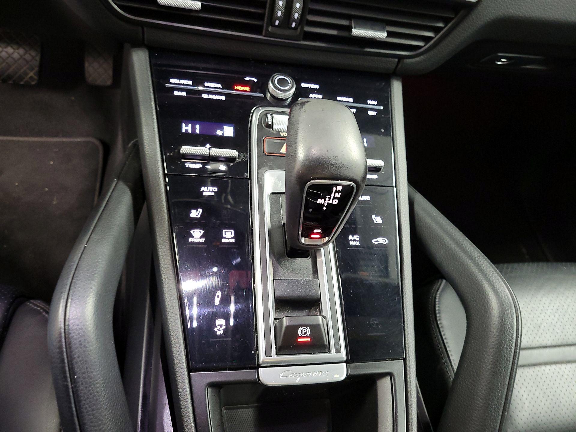 Thumbnail: 2021 Porsche Cayenne - 18