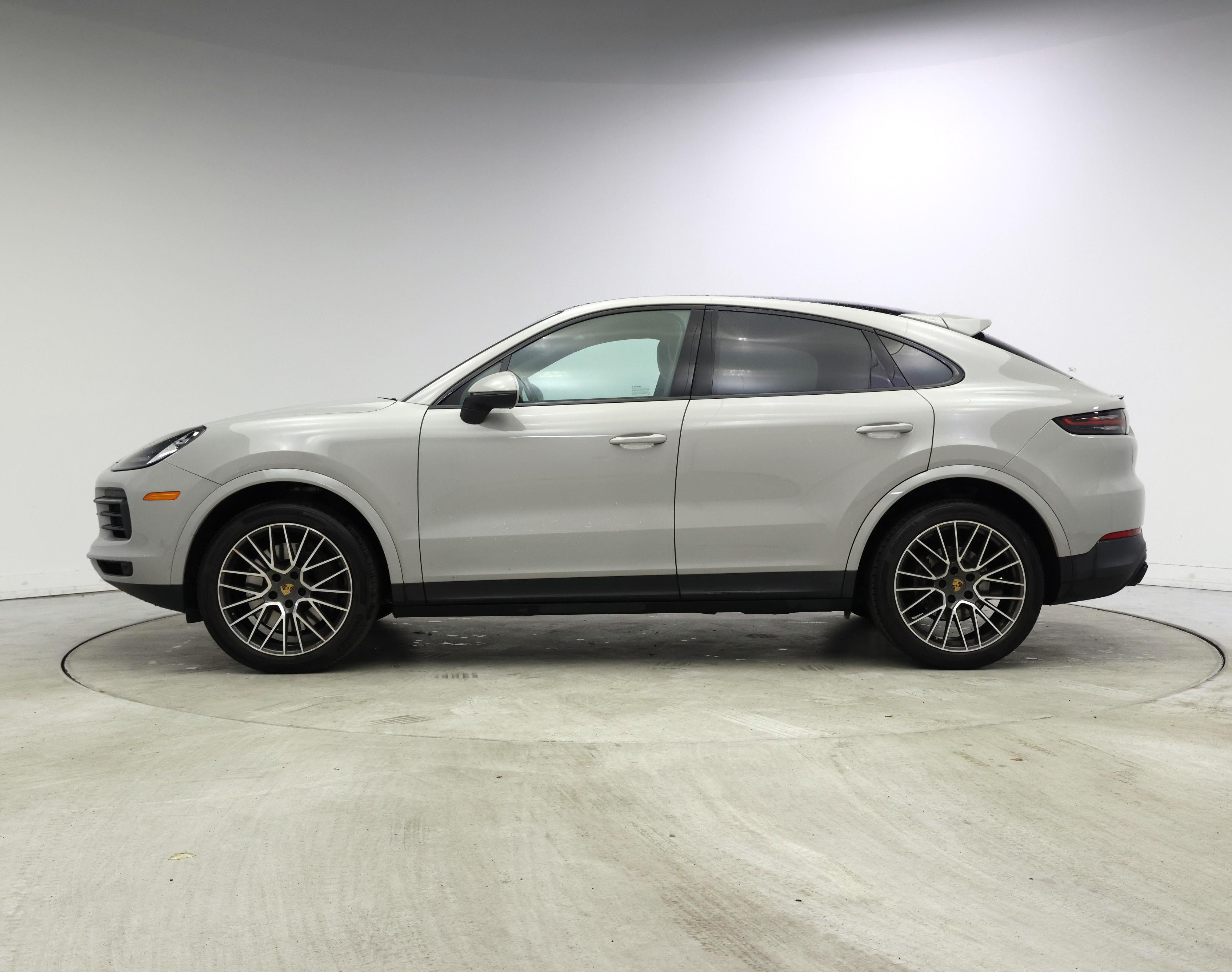 Thumbnail: 2021 Porsche Cayenne - 3