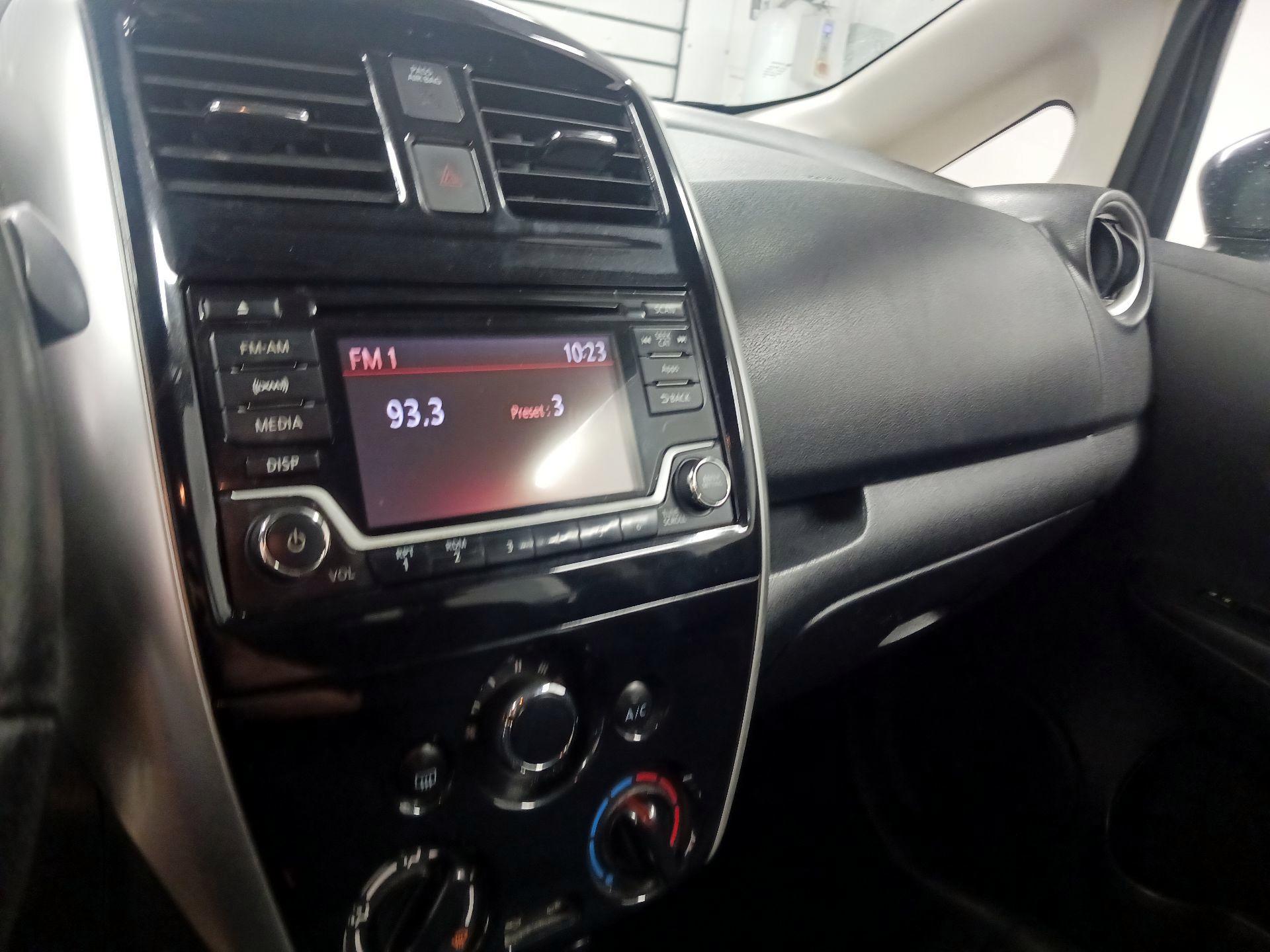 Thumbnail: 2016 Nissan Versa Note - 14