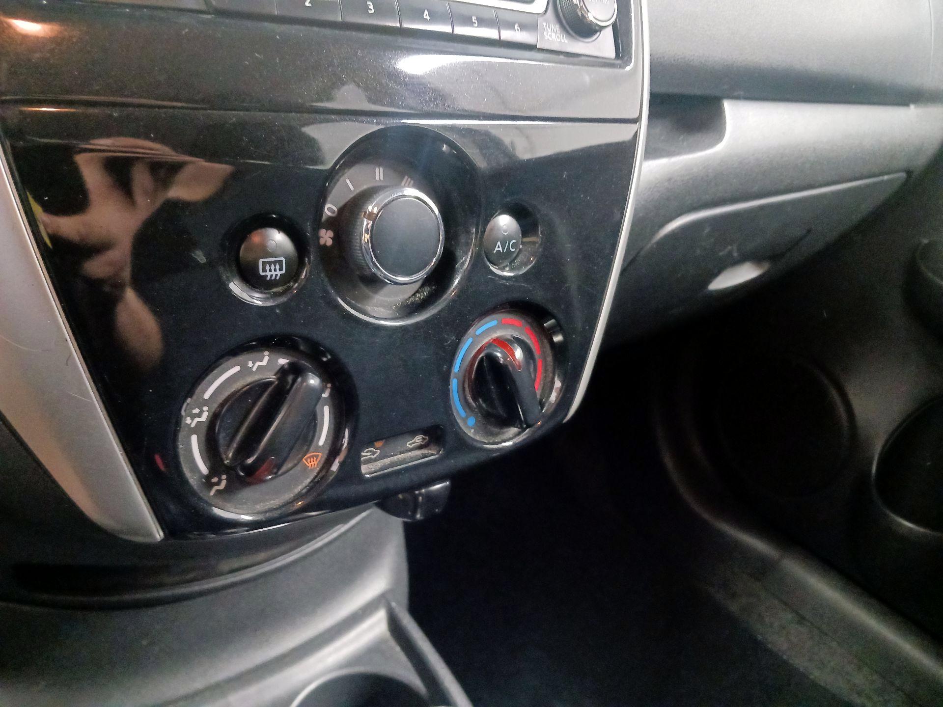 Thumbnail: 2016 Nissan Versa Note - 15