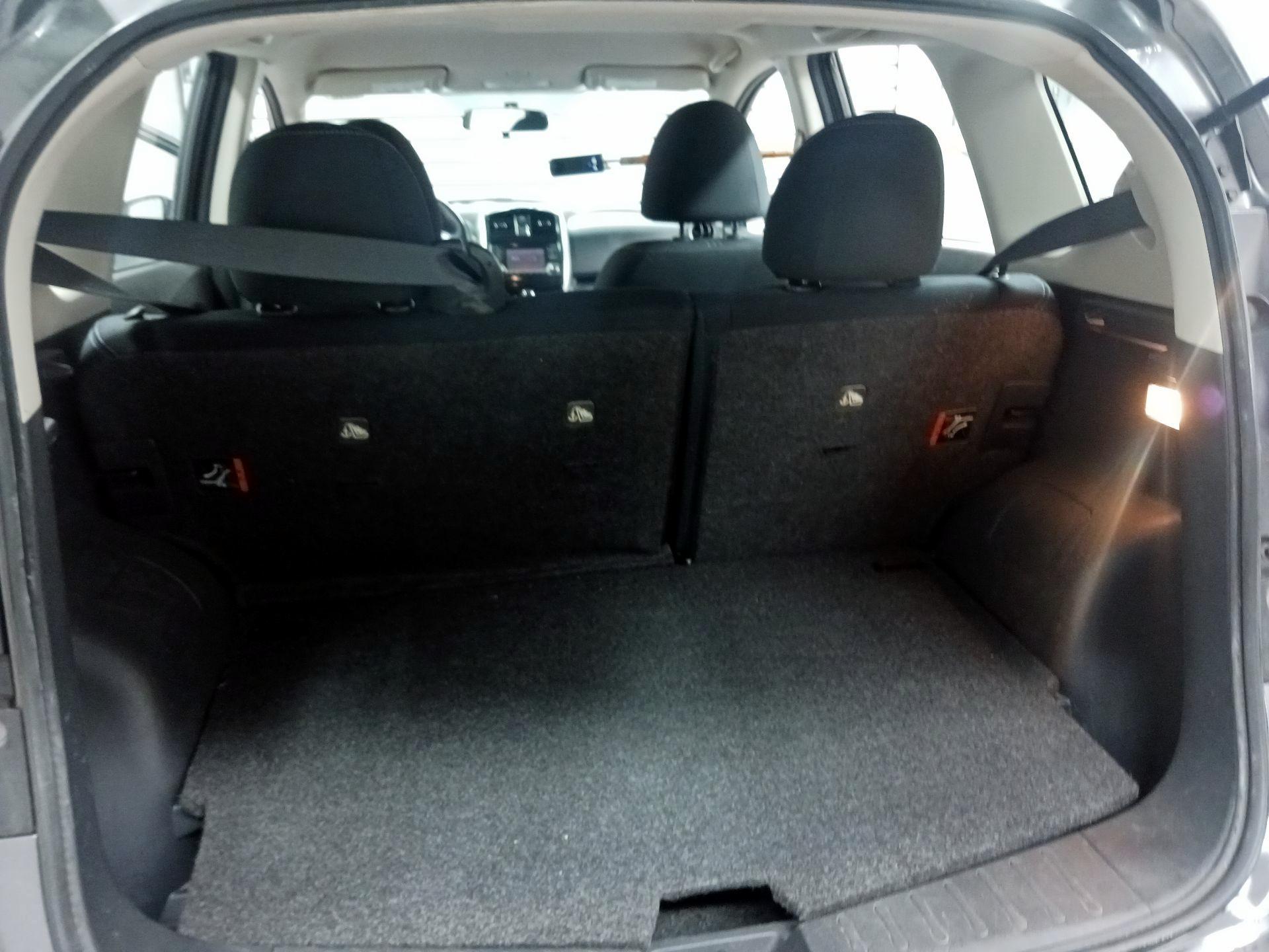 Thumbnail: 2016 Nissan Versa Note - 18