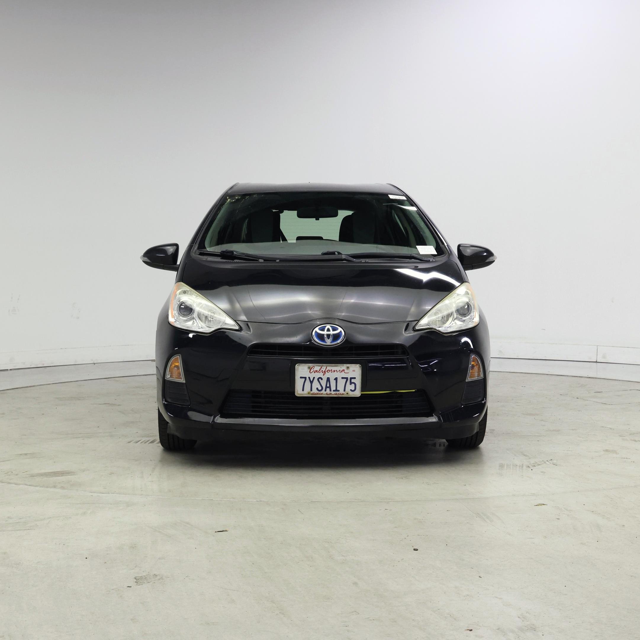Thumbnail: 2014 Toyota Prius c - 5