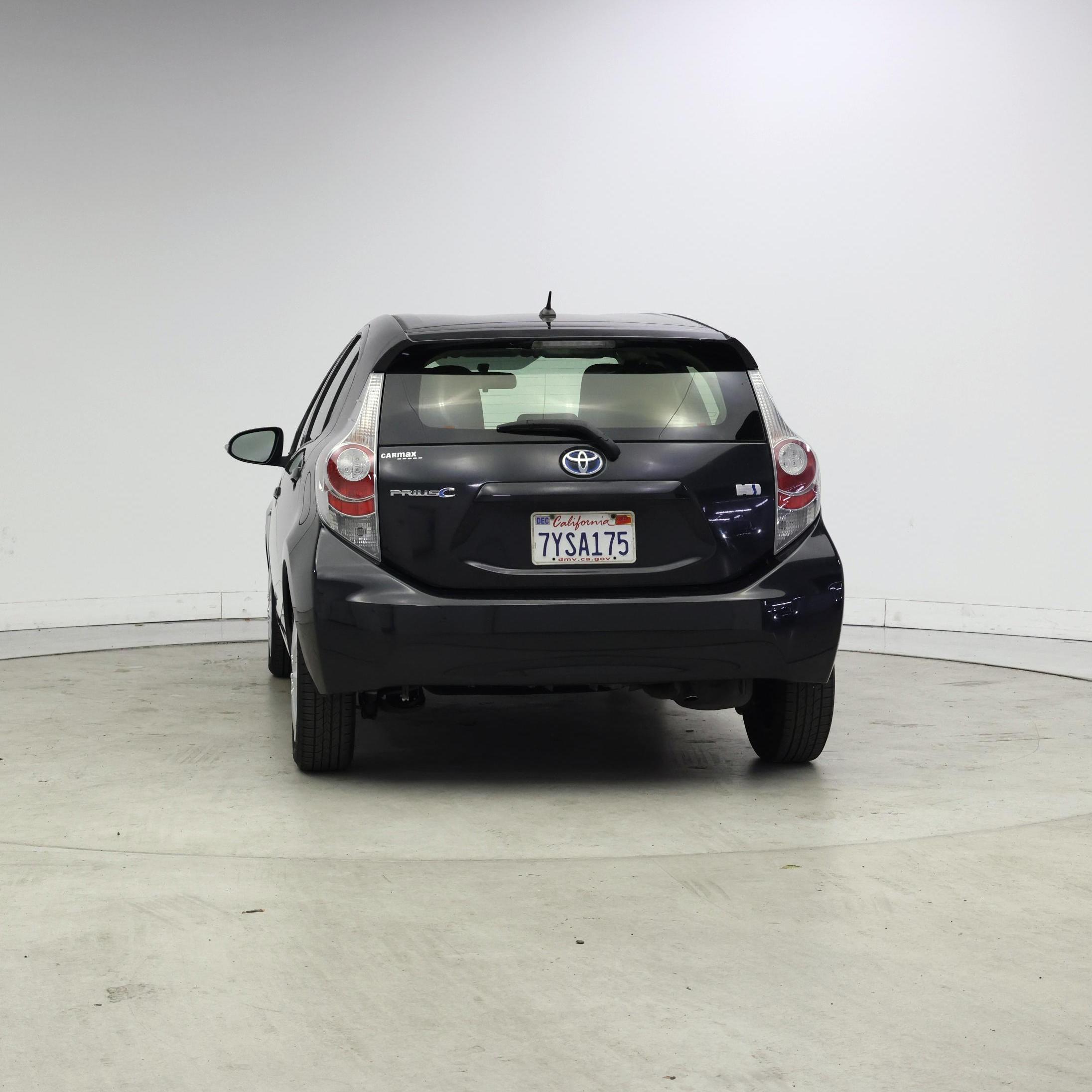 Thumbnail: 2014 Toyota Prius c - 6