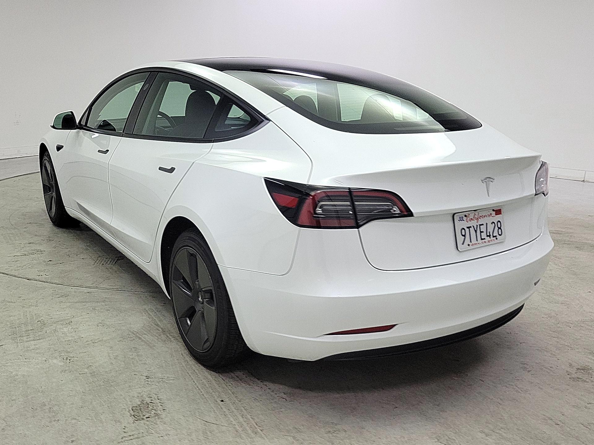 Thumbnail: 2023 Tesla Model 3 - 7