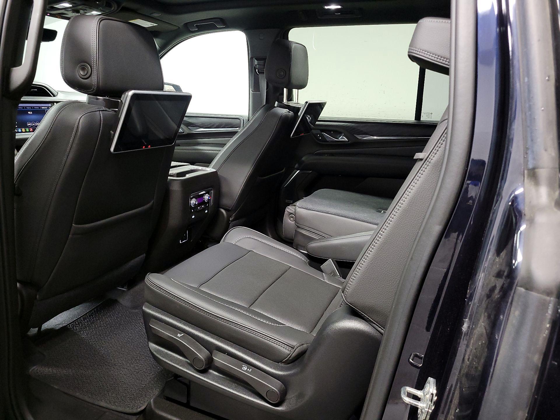 Thumbnail: 2021 GMC Yukon XL - 17