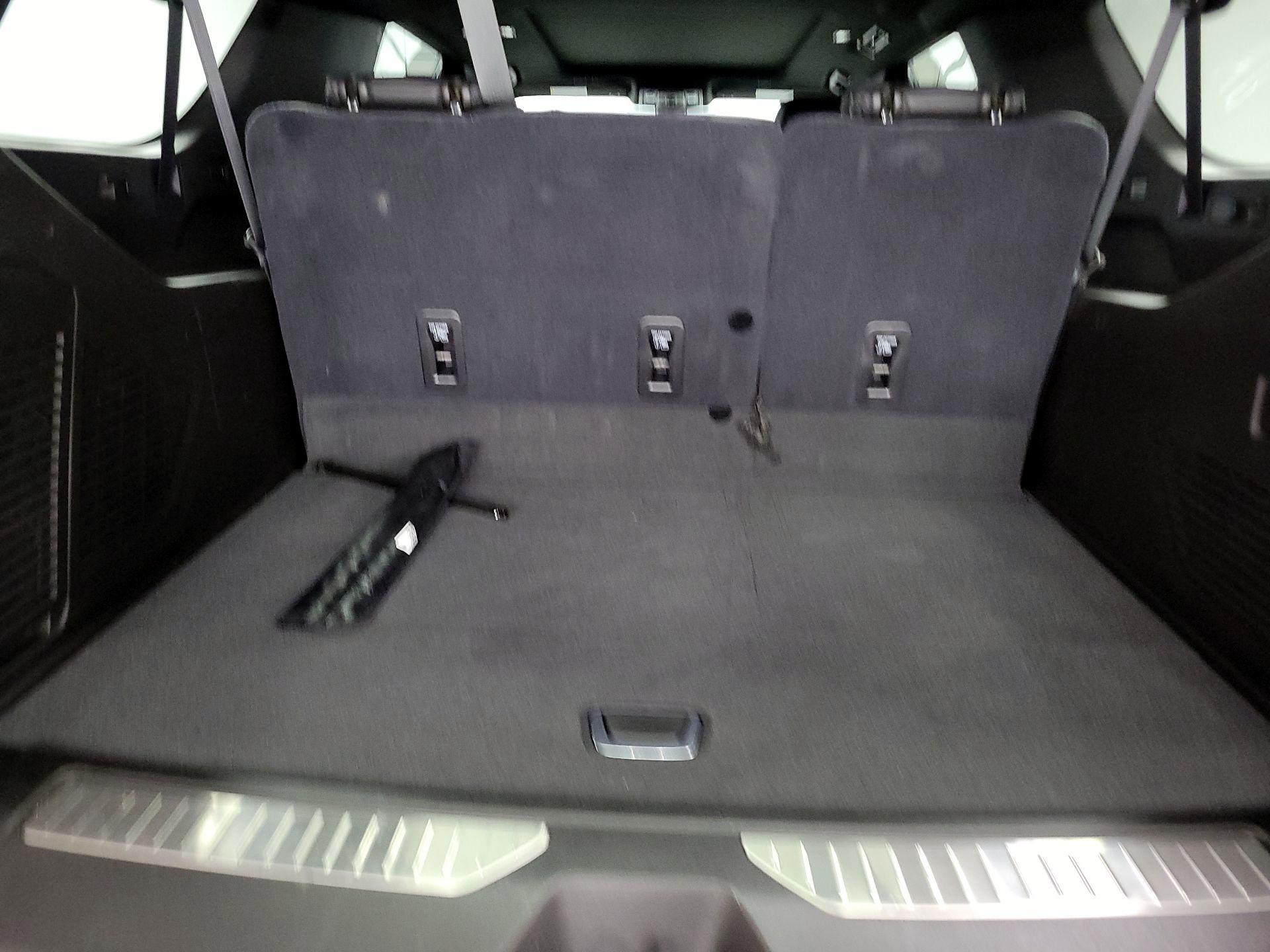 Thumbnail: 2021 GMC Yukon XL - 18