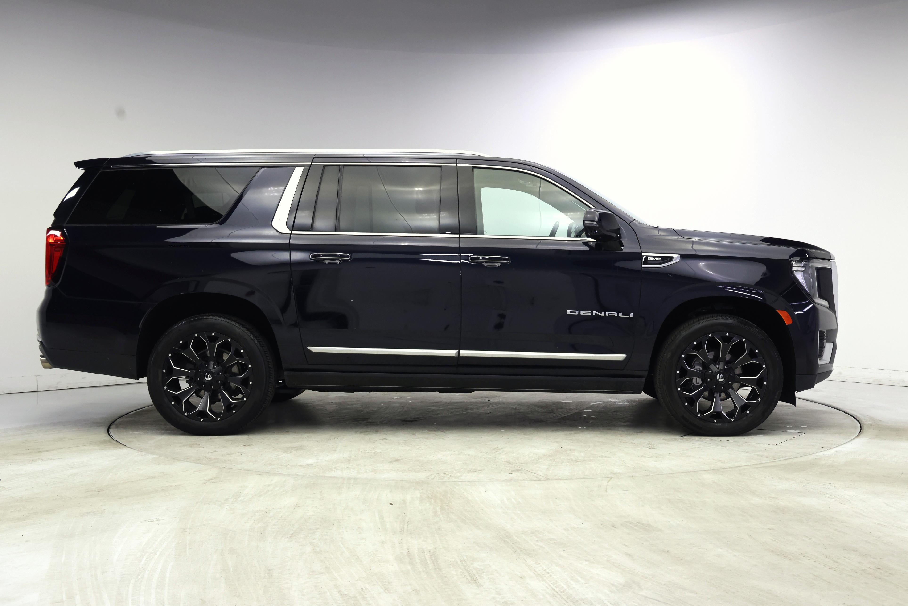 Thumbnail: 2021 GMC Yukon XL - 7