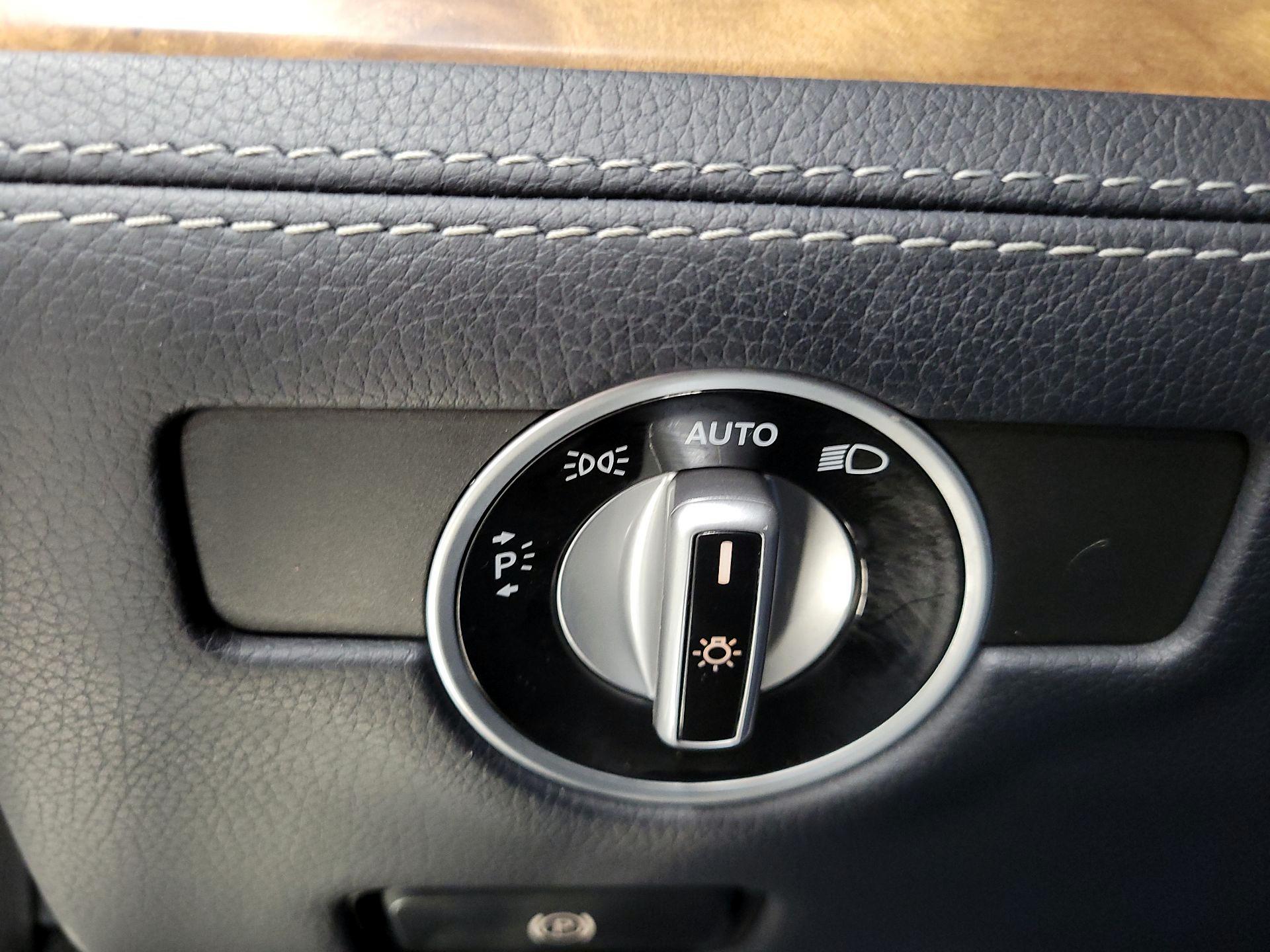 Thumbnail: 2016 Mercedes-Benz SL-Class - 13