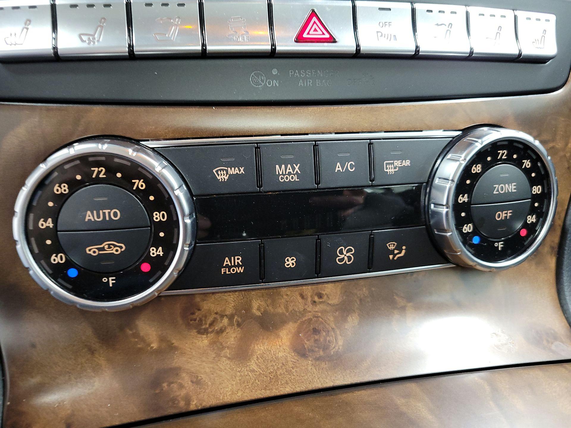 Thumbnail: 2016 Mercedes-Benz SL-Class - 17