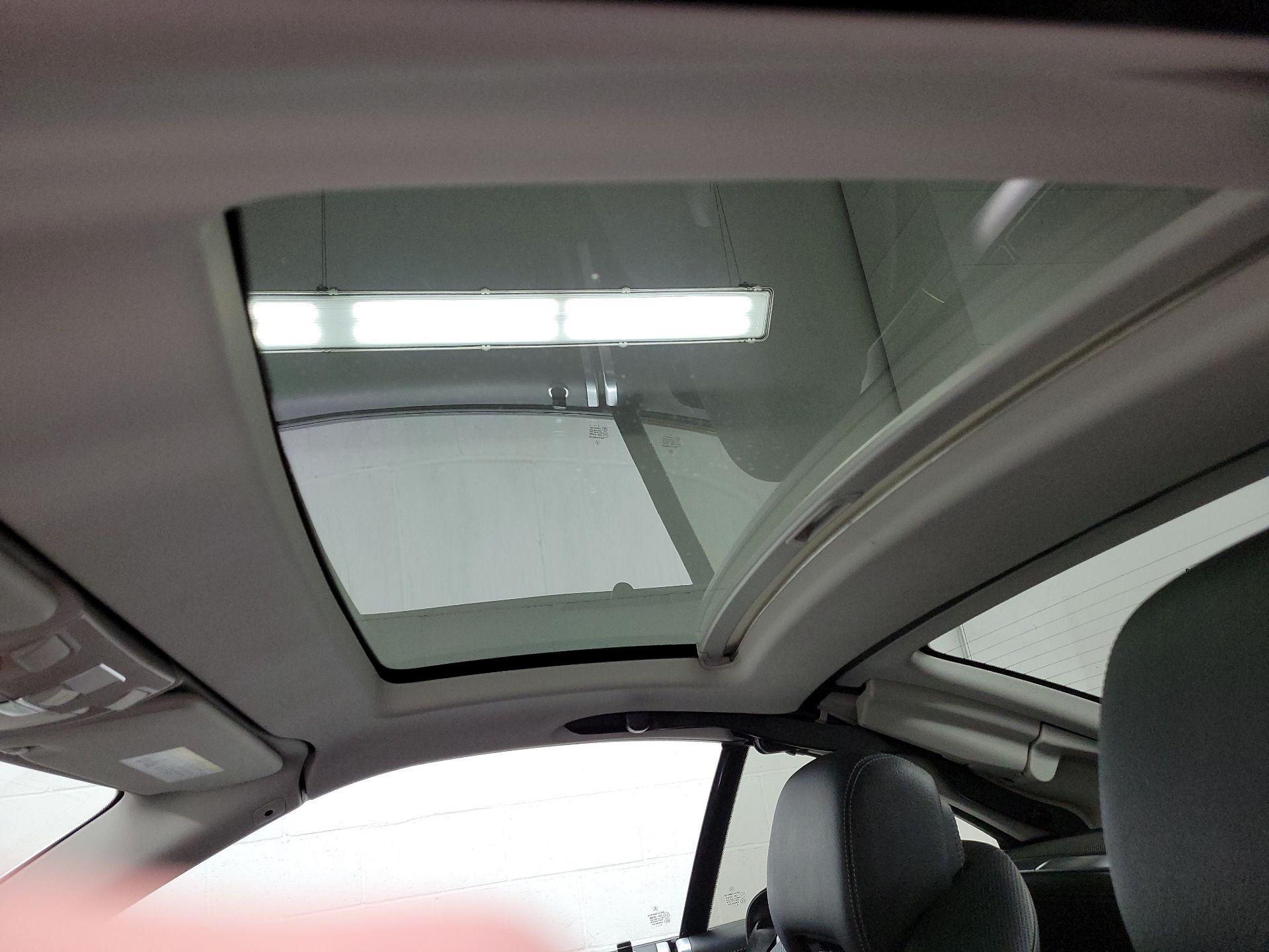 Thumbnail: 2016 Mercedes-Benz SL-Class - 19