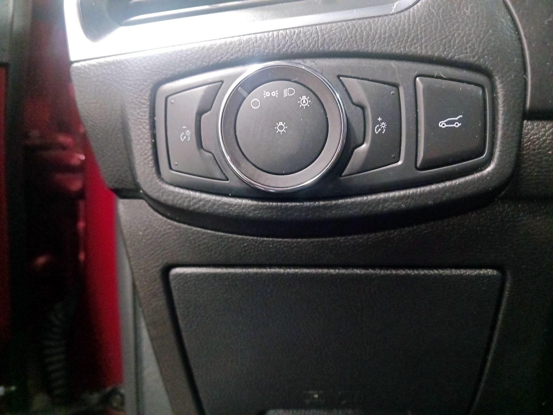 Thumbnail: 2018 Ford Edge - 13