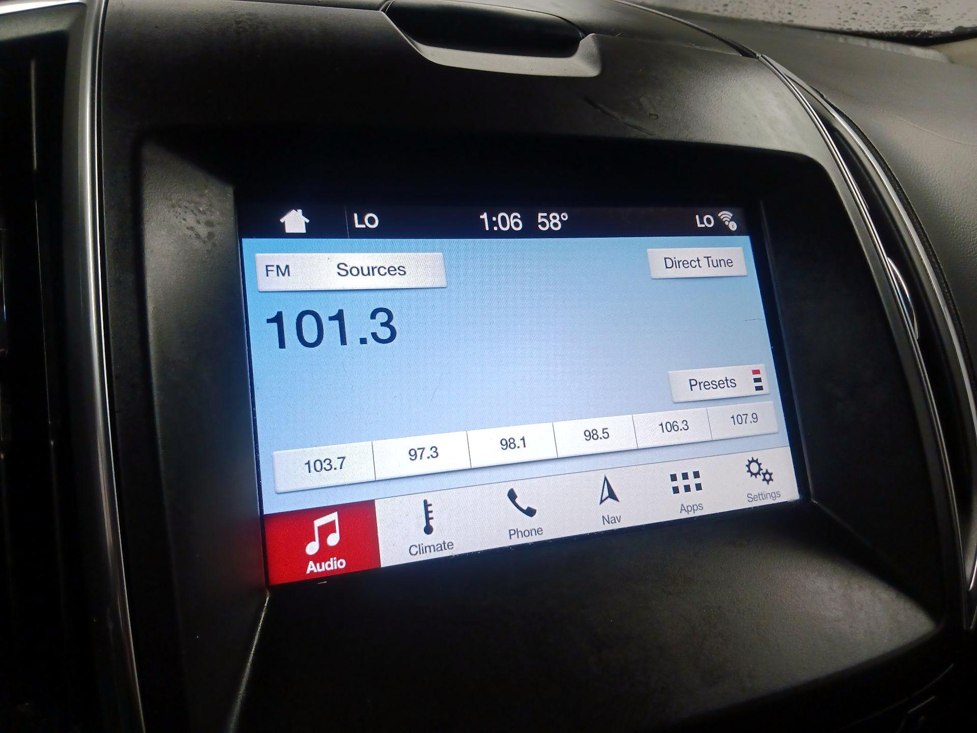 Thumbnail: 2018 Ford Edge - 16