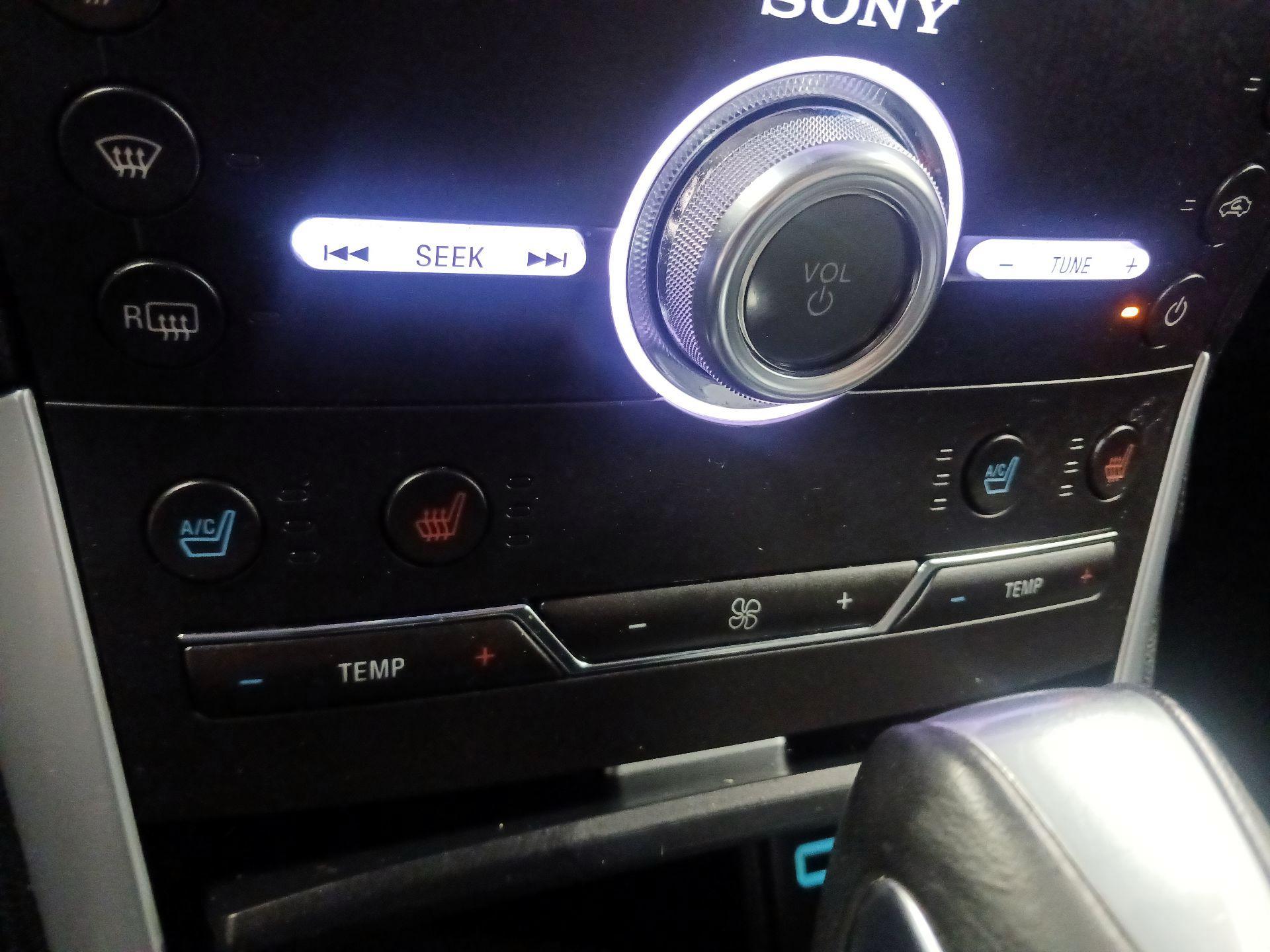 Thumbnail: 2018 Ford Edge - 17