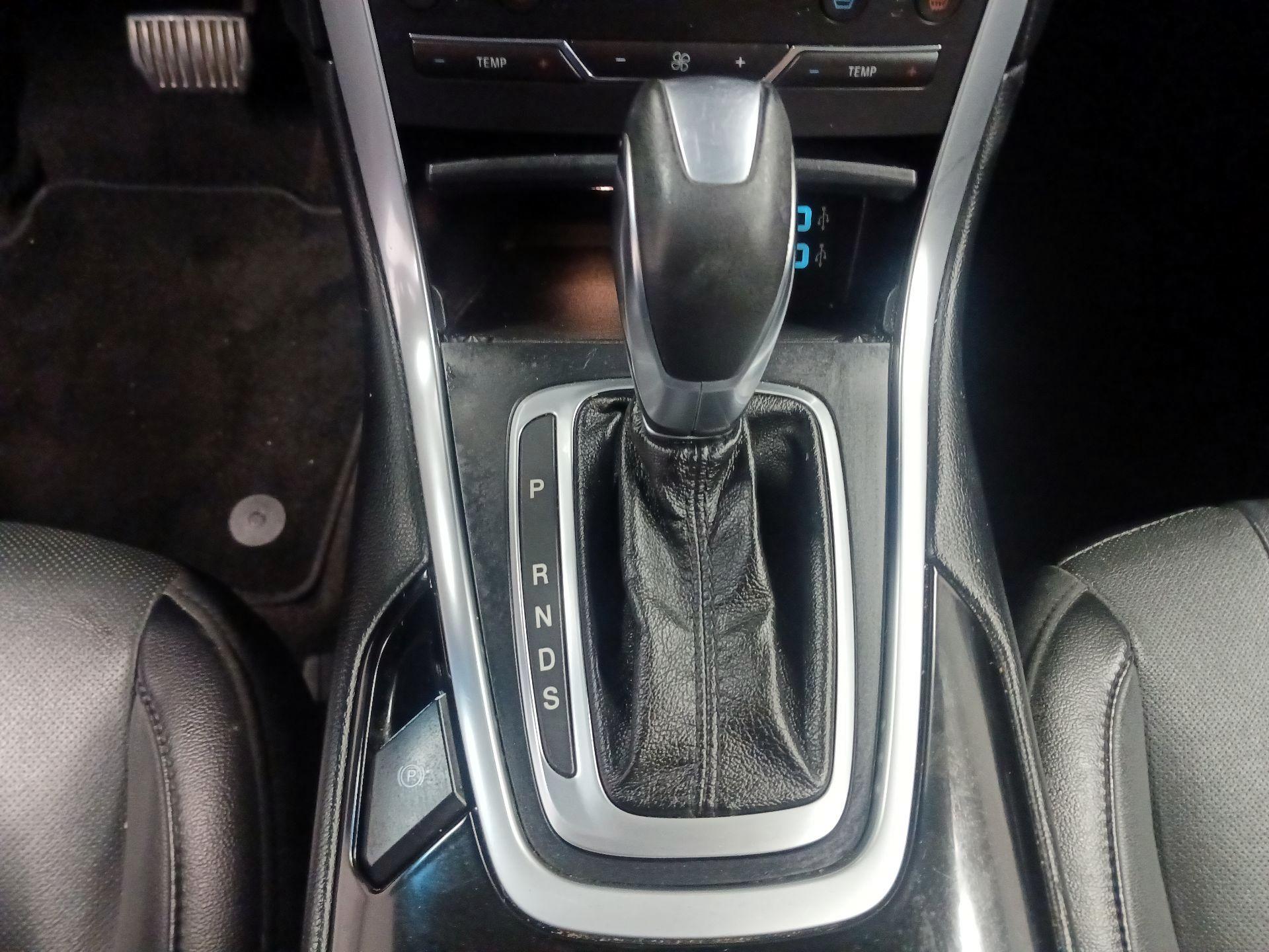 Thumbnail: 2018 Ford Edge - 18