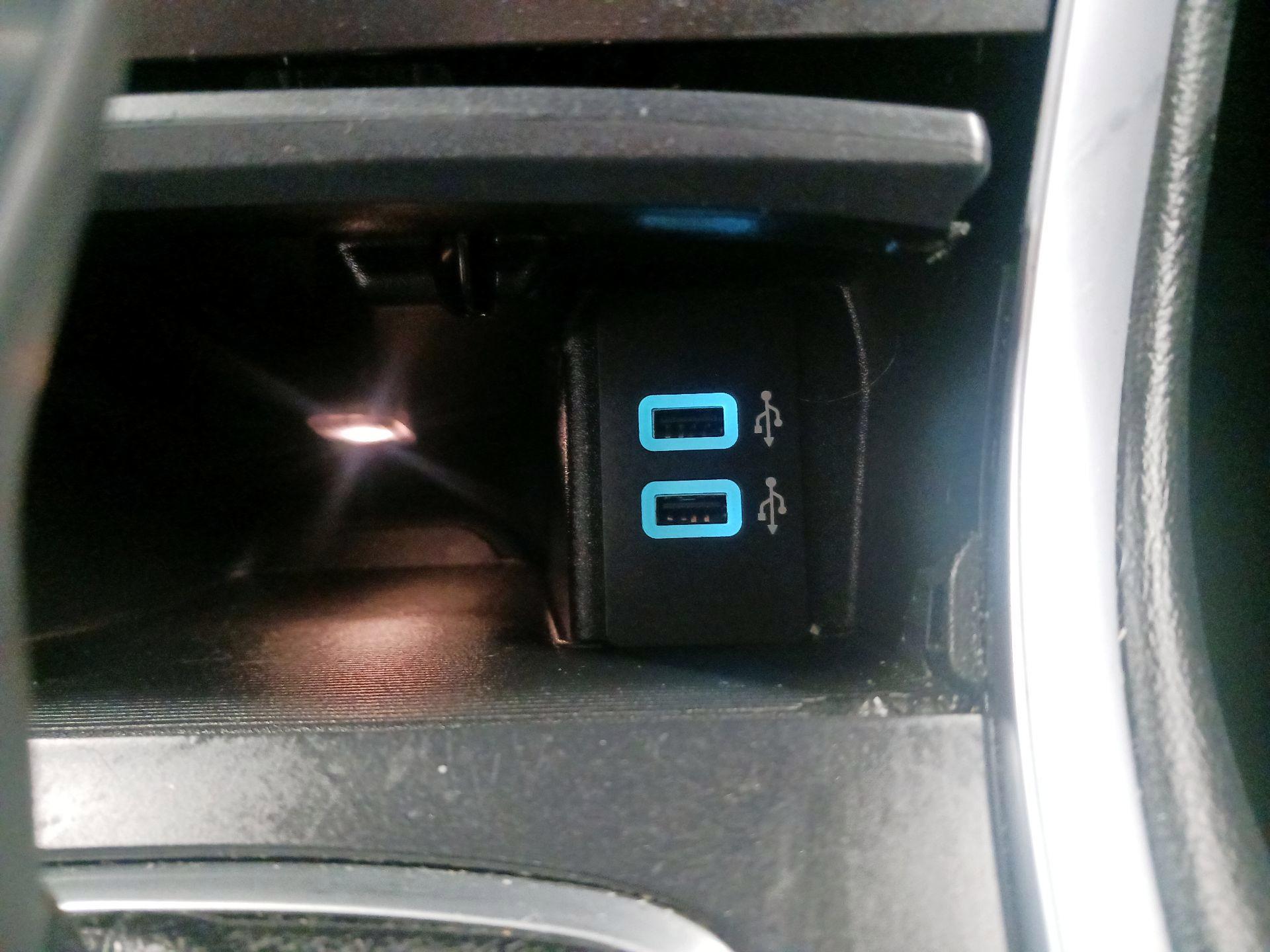 Thumbnail: 2018 Ford Edge - 19