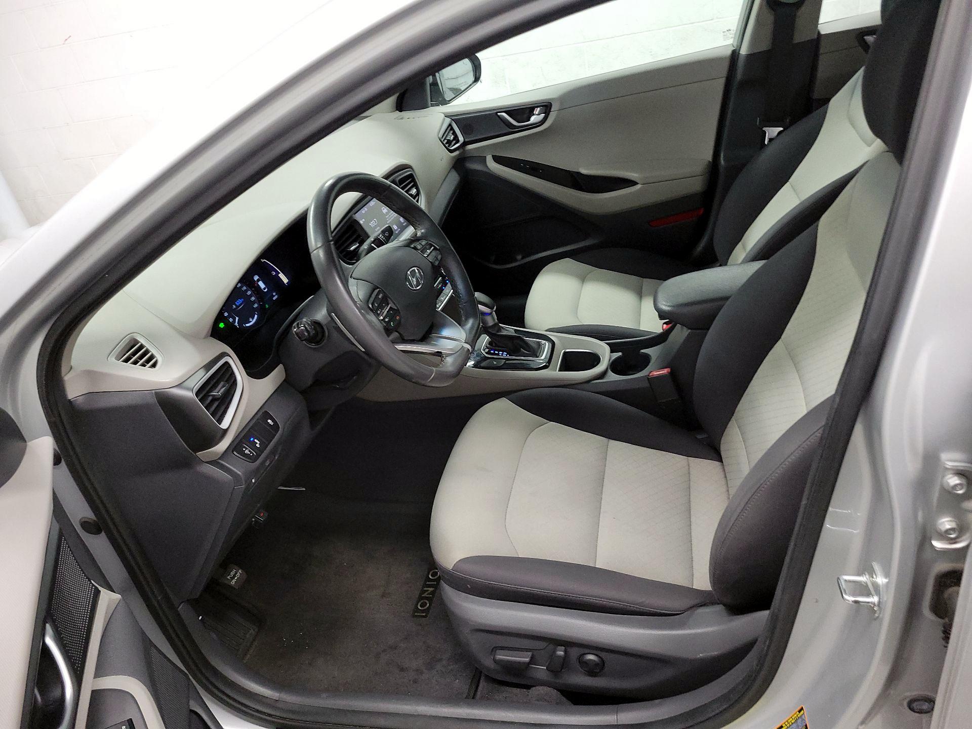 Thumbnail: 2018 Hyundai Ioniq - 11