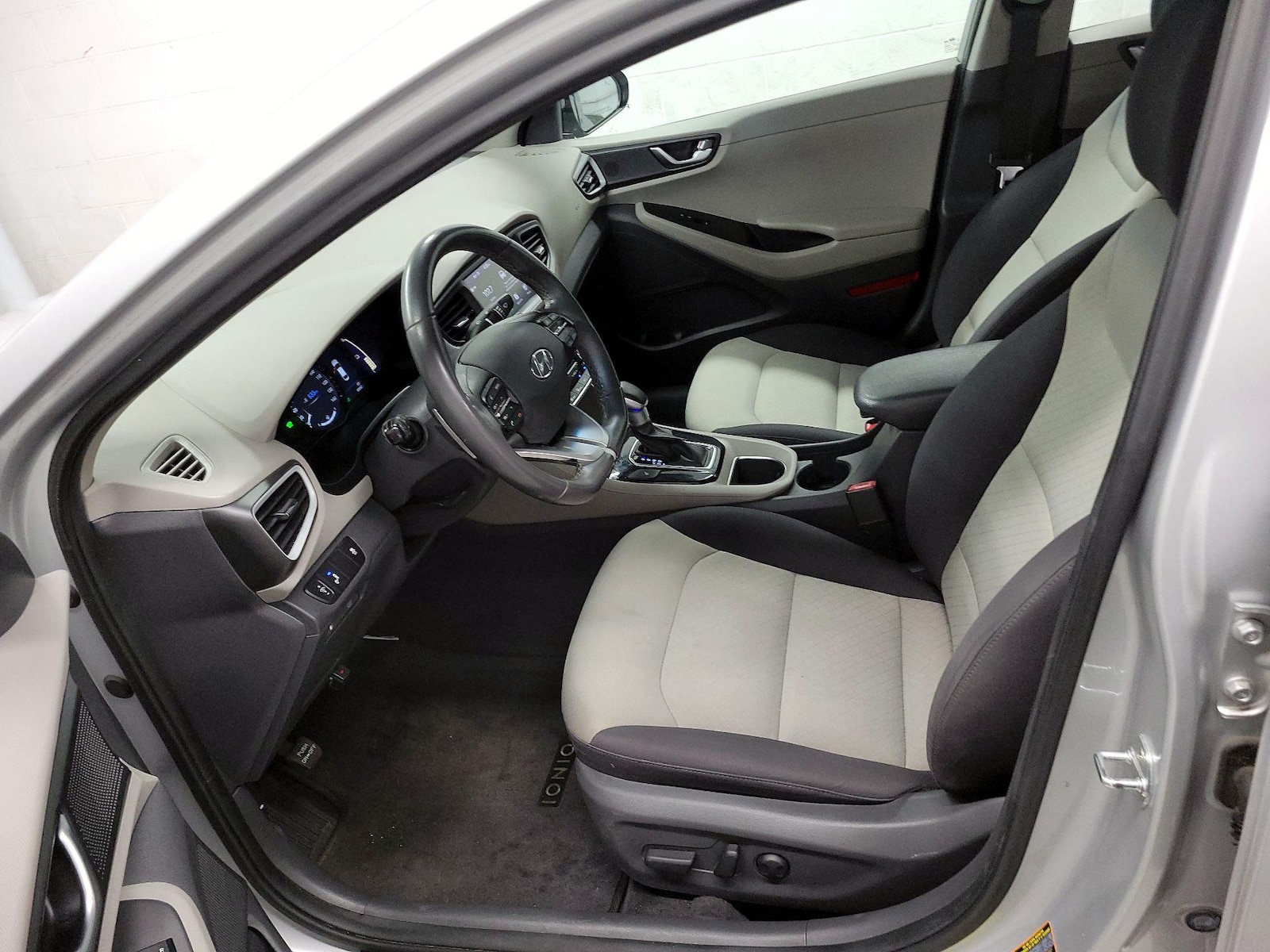 2018 Hyundai IONIQ SEL - Photo 12