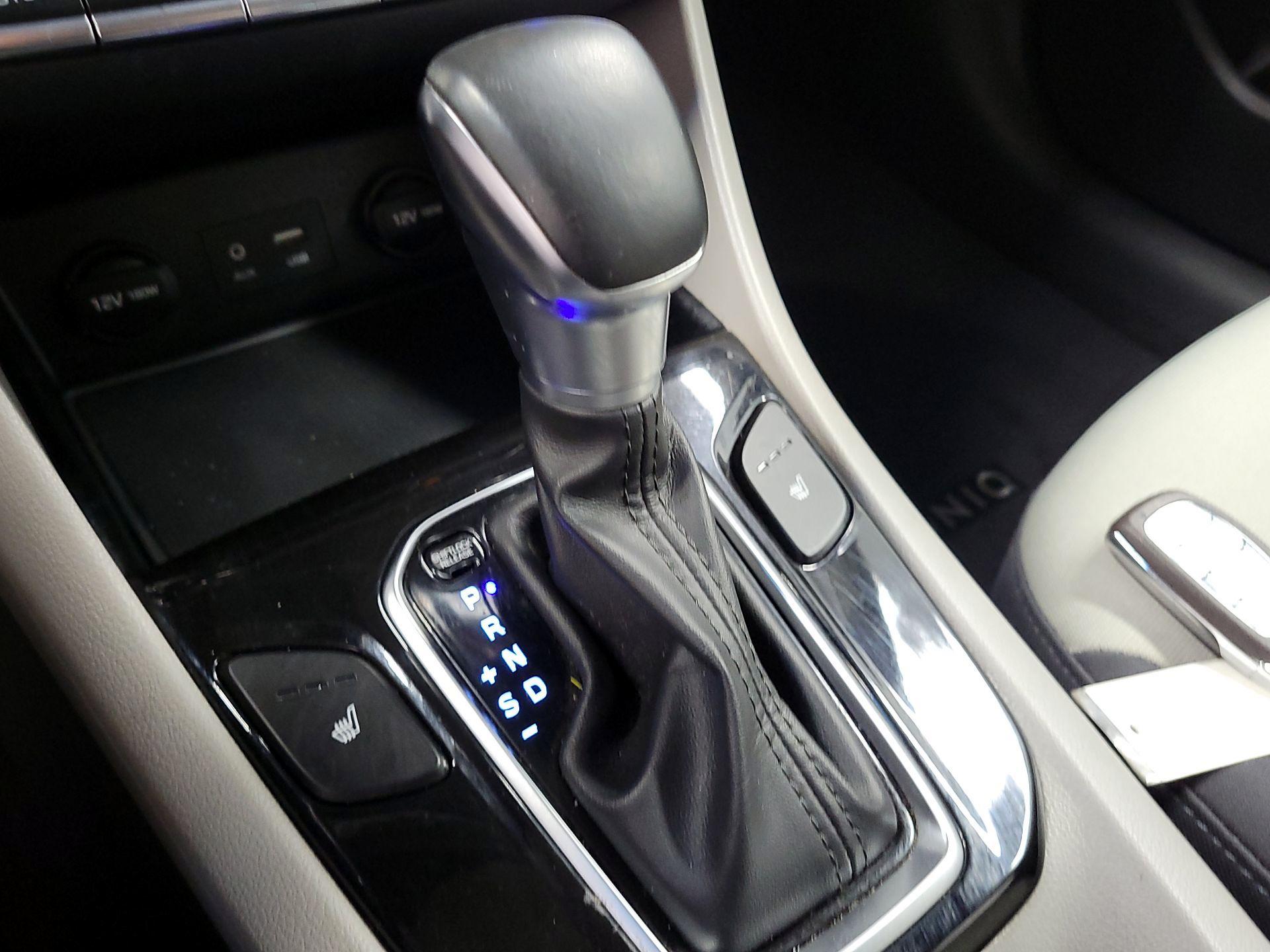 Thumbnail: 2018 Hyundai Ioniq - 15