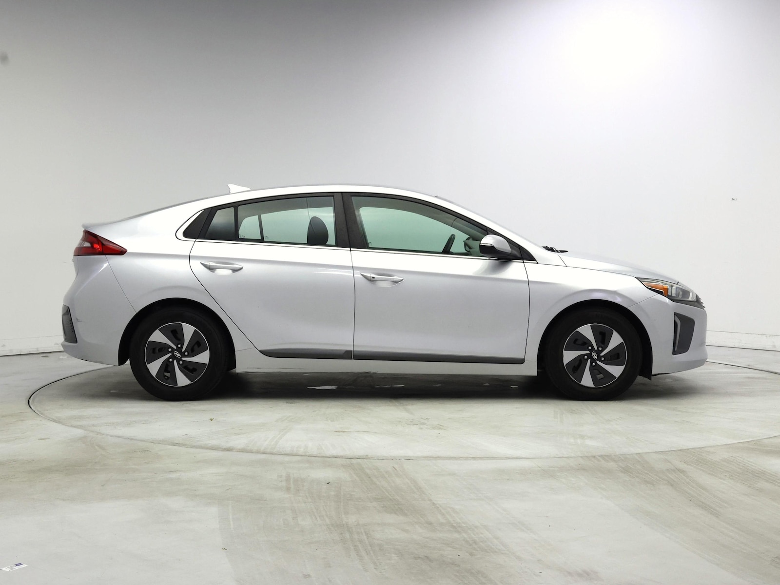 2018 Hyundai IONIQ SEL - Photo 8