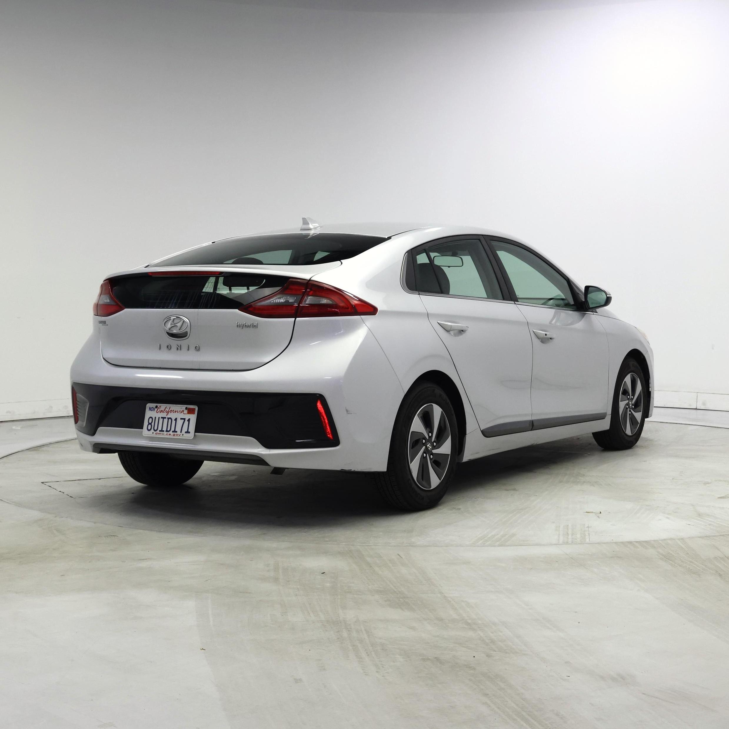 Thumbnail: 2018 Hyundai Ioniq - 8