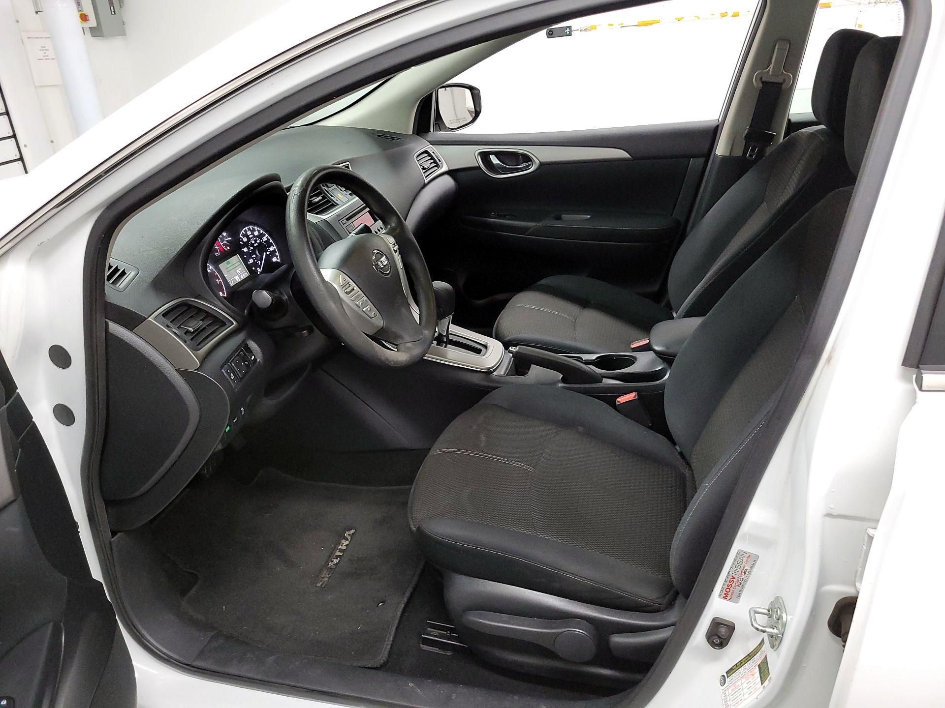 Thumbnail: 2015 Nissan Sentra - 11