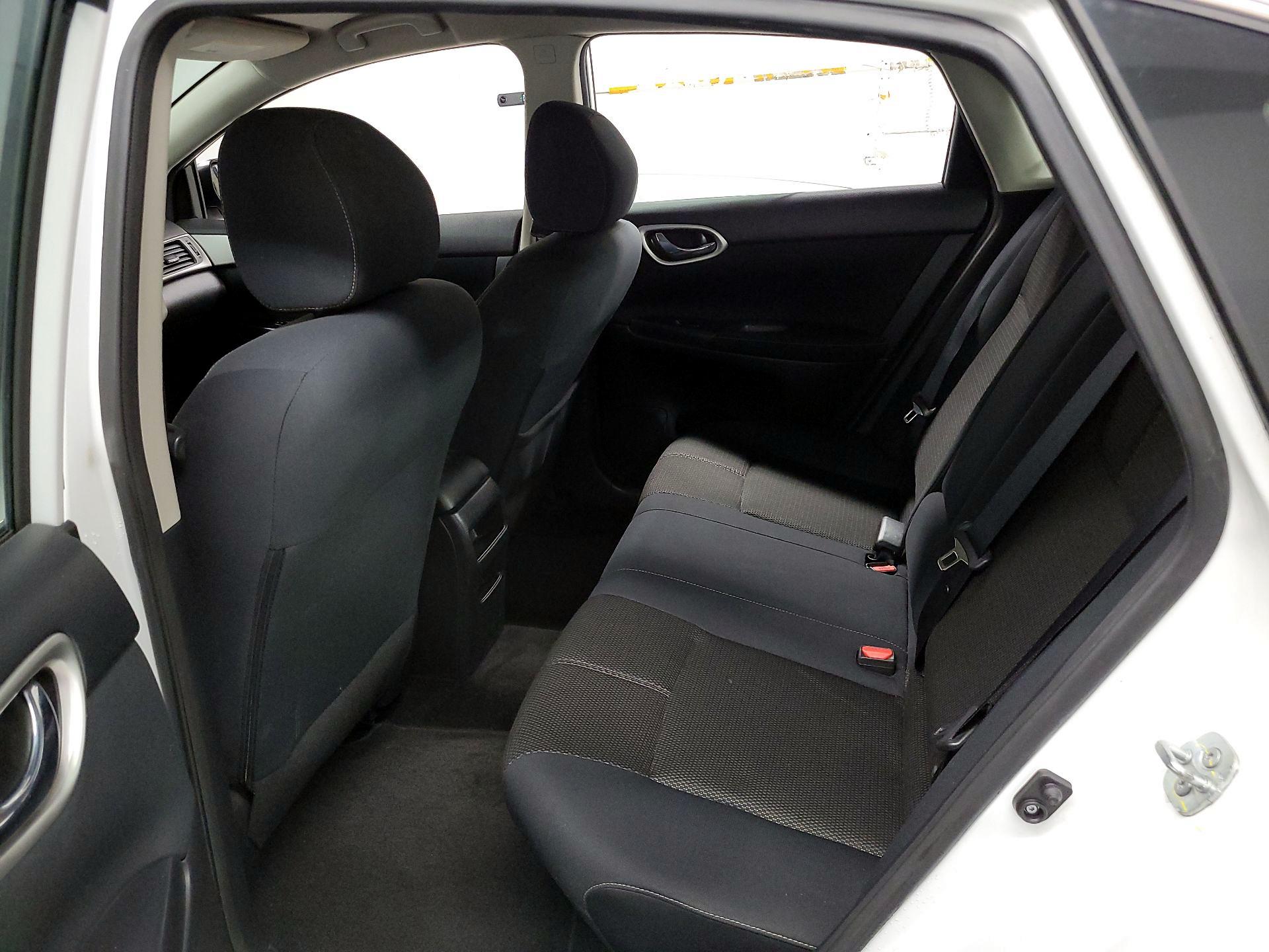 Thumbnail: 2015 Nissan Sentra - 17