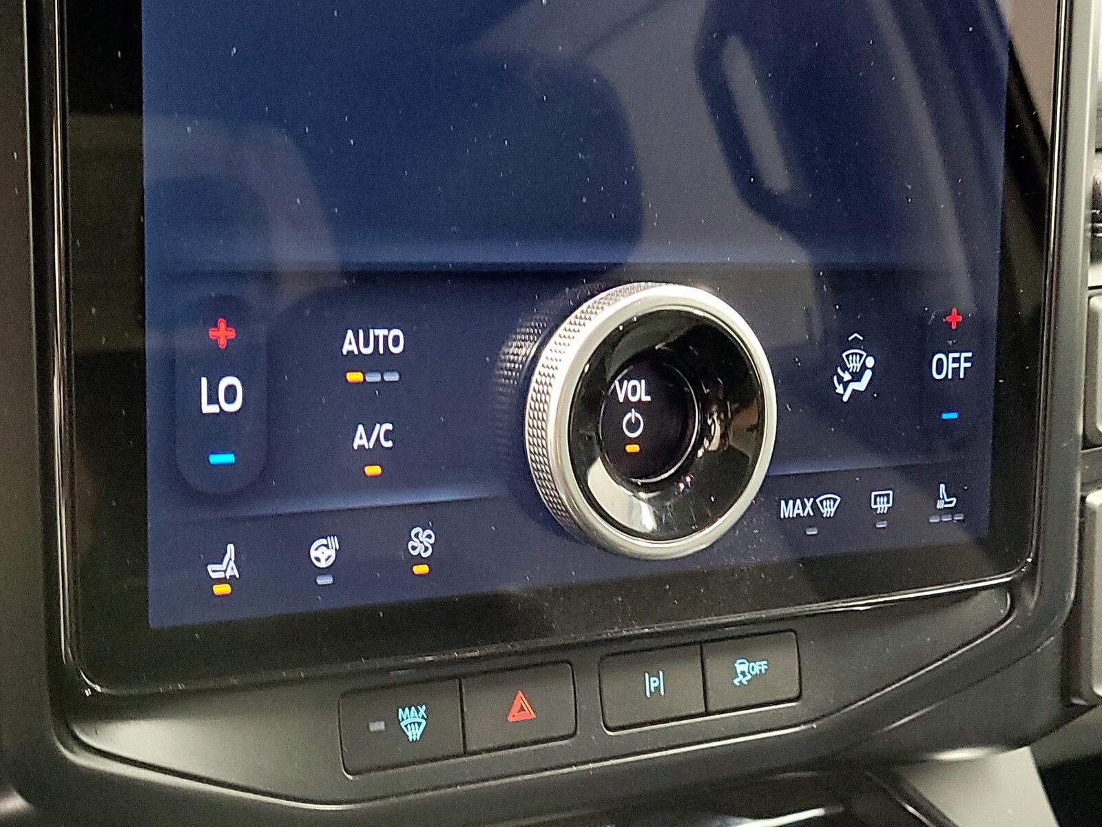 2024 Ford F-150 Lightning Flash - Photo 18
