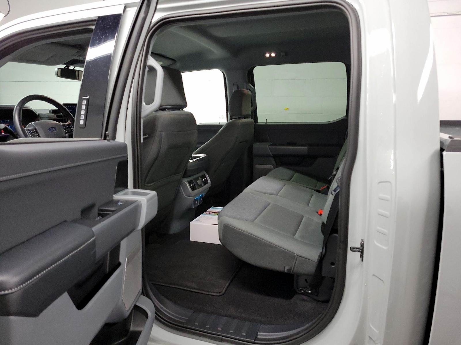 2024 Ford F-150 Lightning Flash - Photo 21
