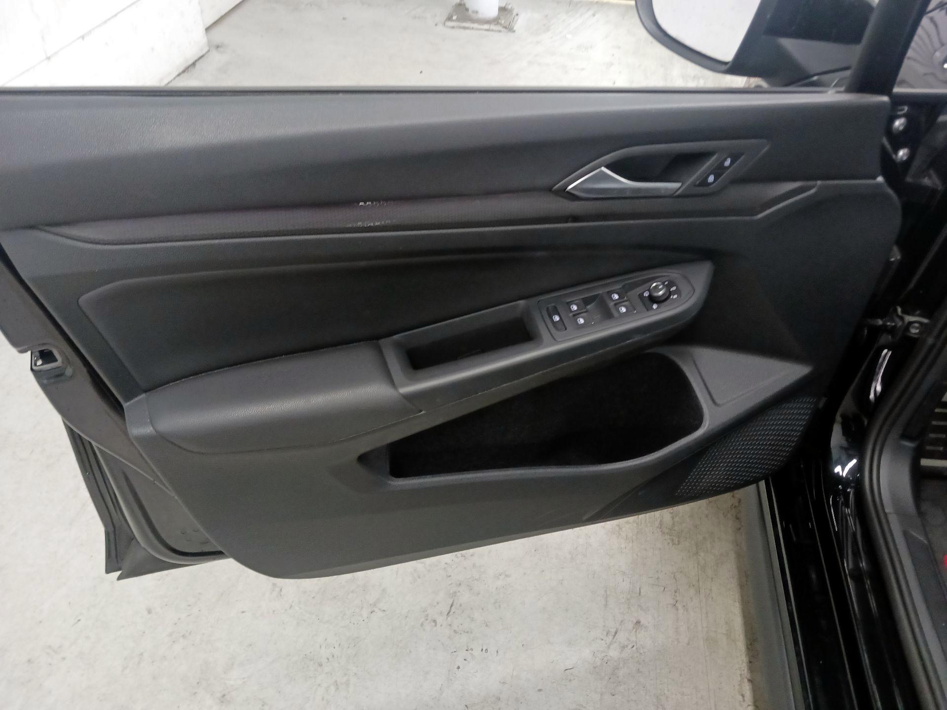 Thumbnail: 2024 Volkswagen Golf - 12