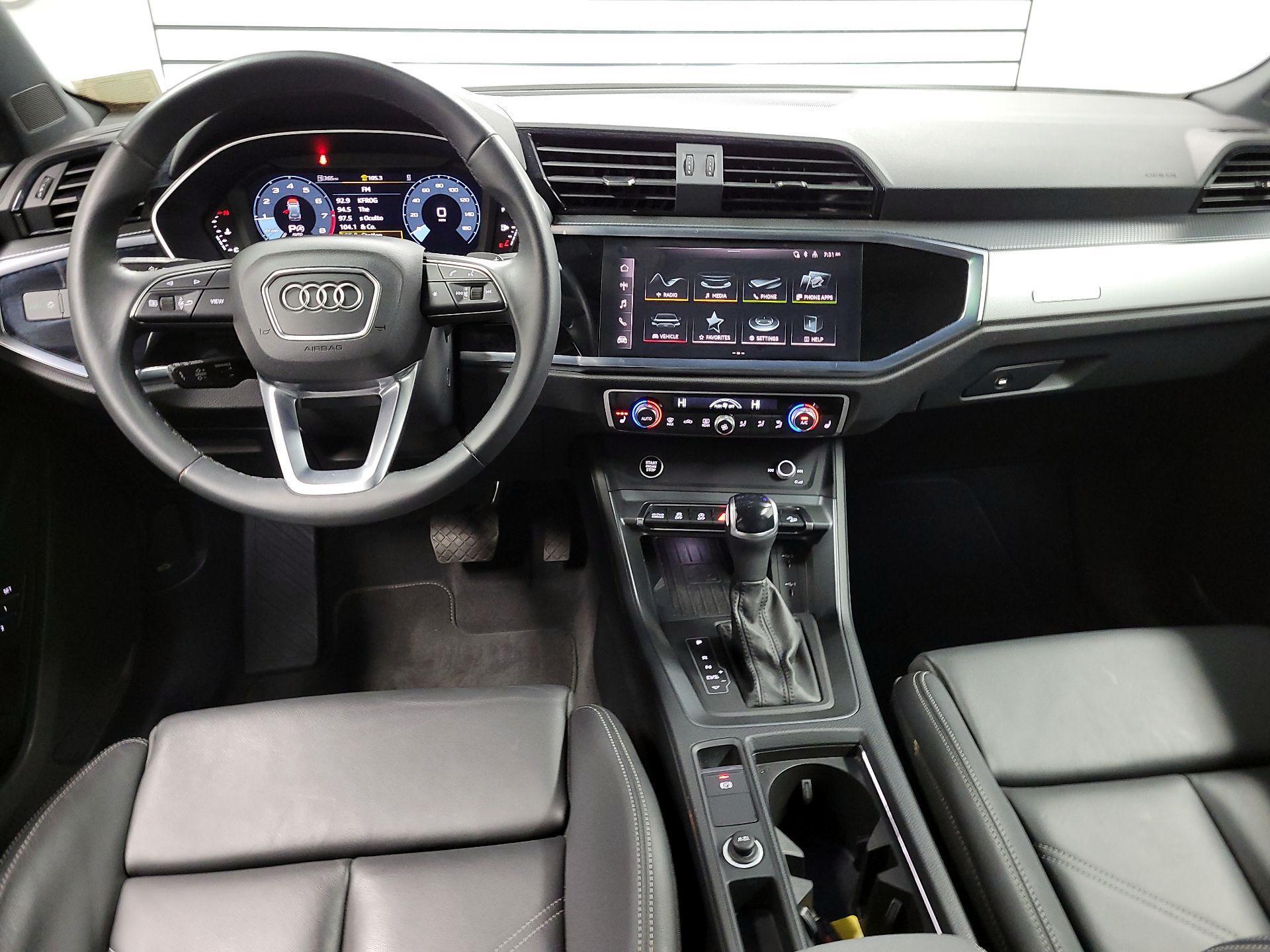 Thumbnail: 2025 Audi Q3 - 9