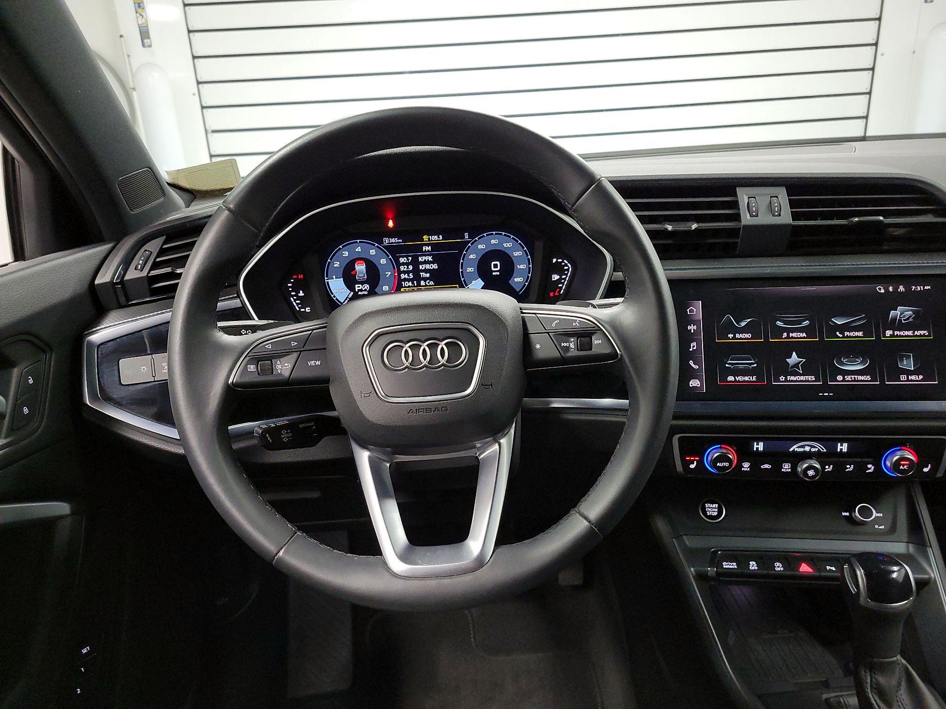 Thumbnail: 2025 Audi Q3 - 10