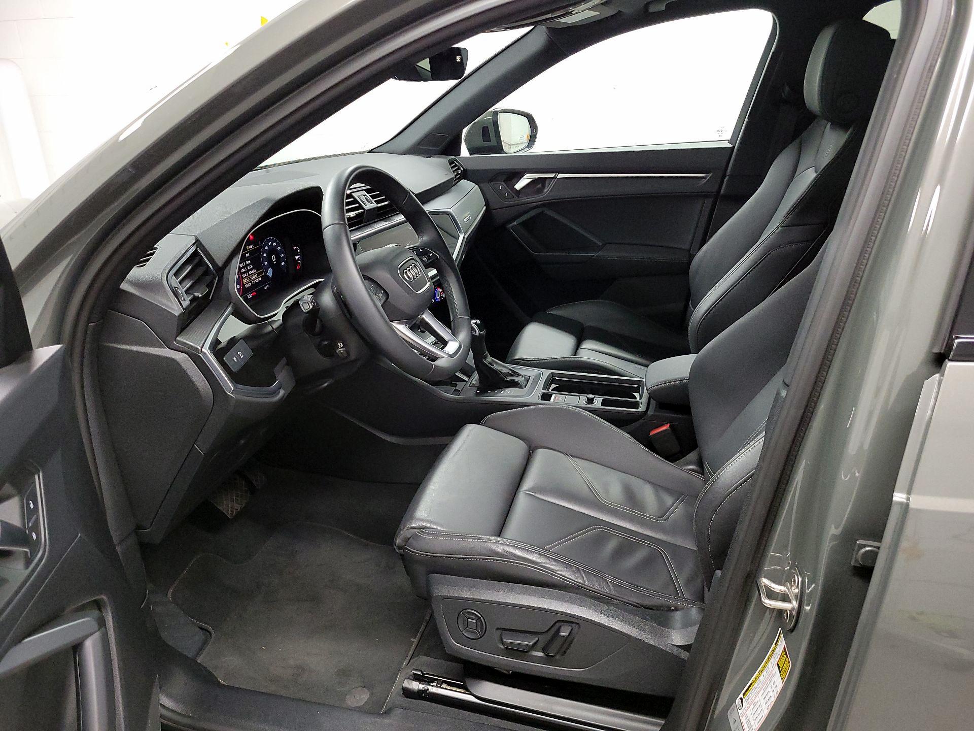 Thumbnail: 2025 Audi Q3 - 11