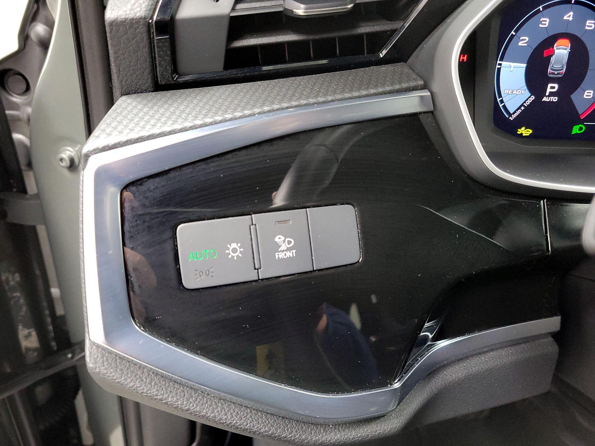 Thumbnail: 2025 Audi Q3 - 13