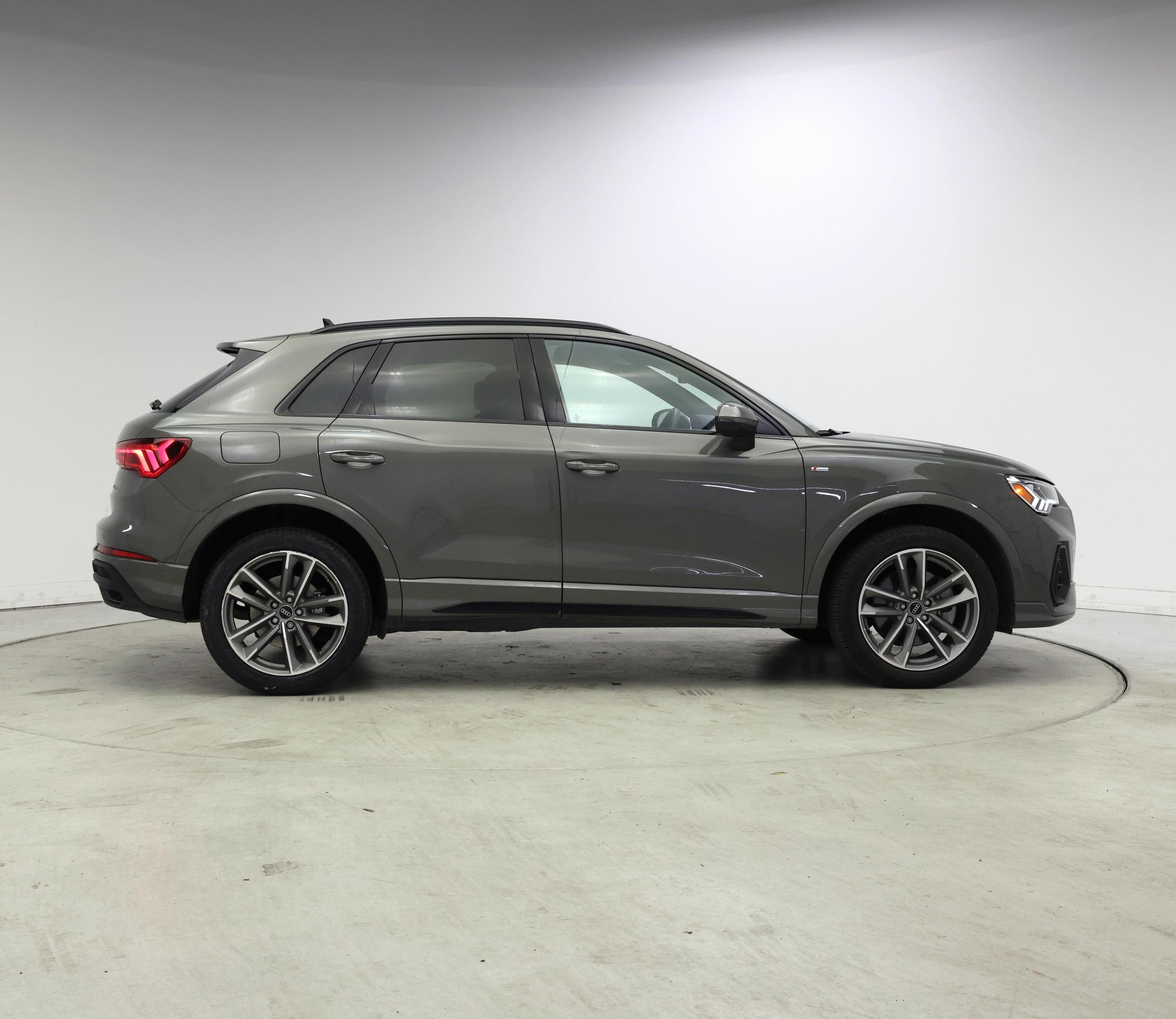 Thumbnail: 2025 Audi Q3 - 7