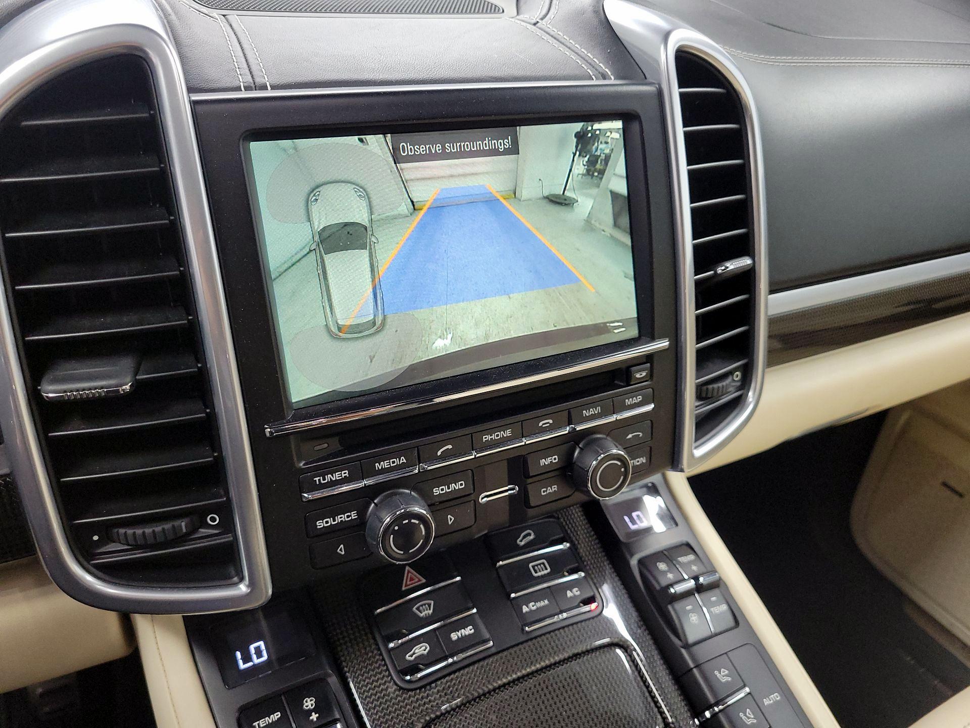 Thumbnail: 2016 Porsche Cayenne - 13