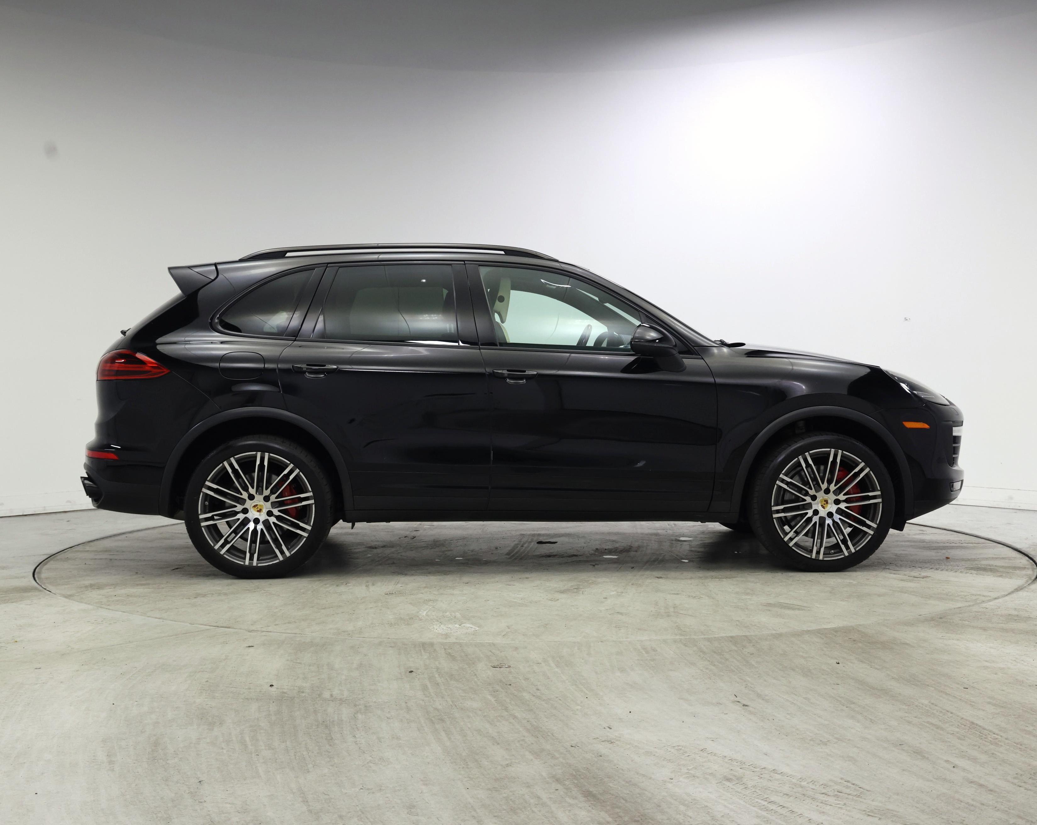 Thumbnail: 2016 Porsche Cayenne - 7